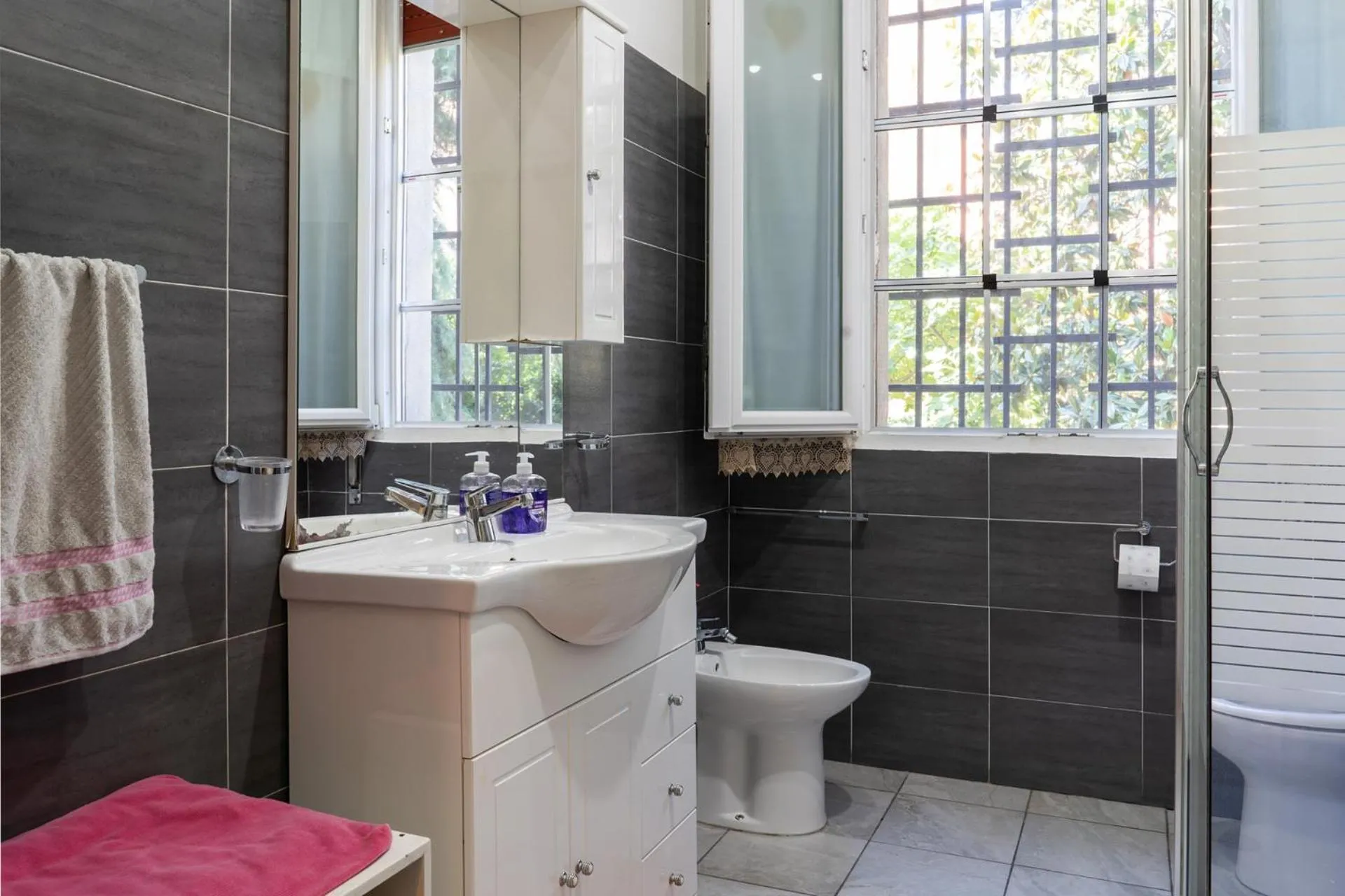 Shower in LA FENICE A.C.