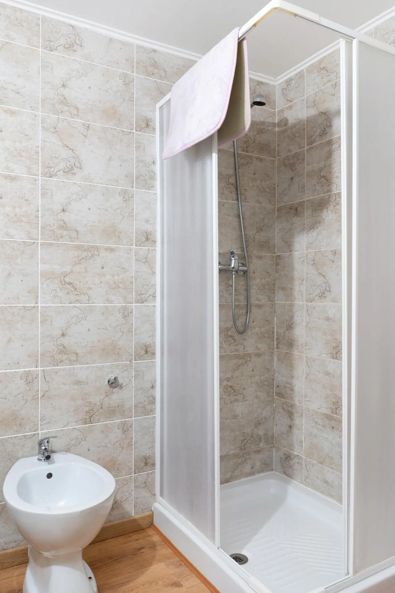 Shower in LA FENICE A.C.