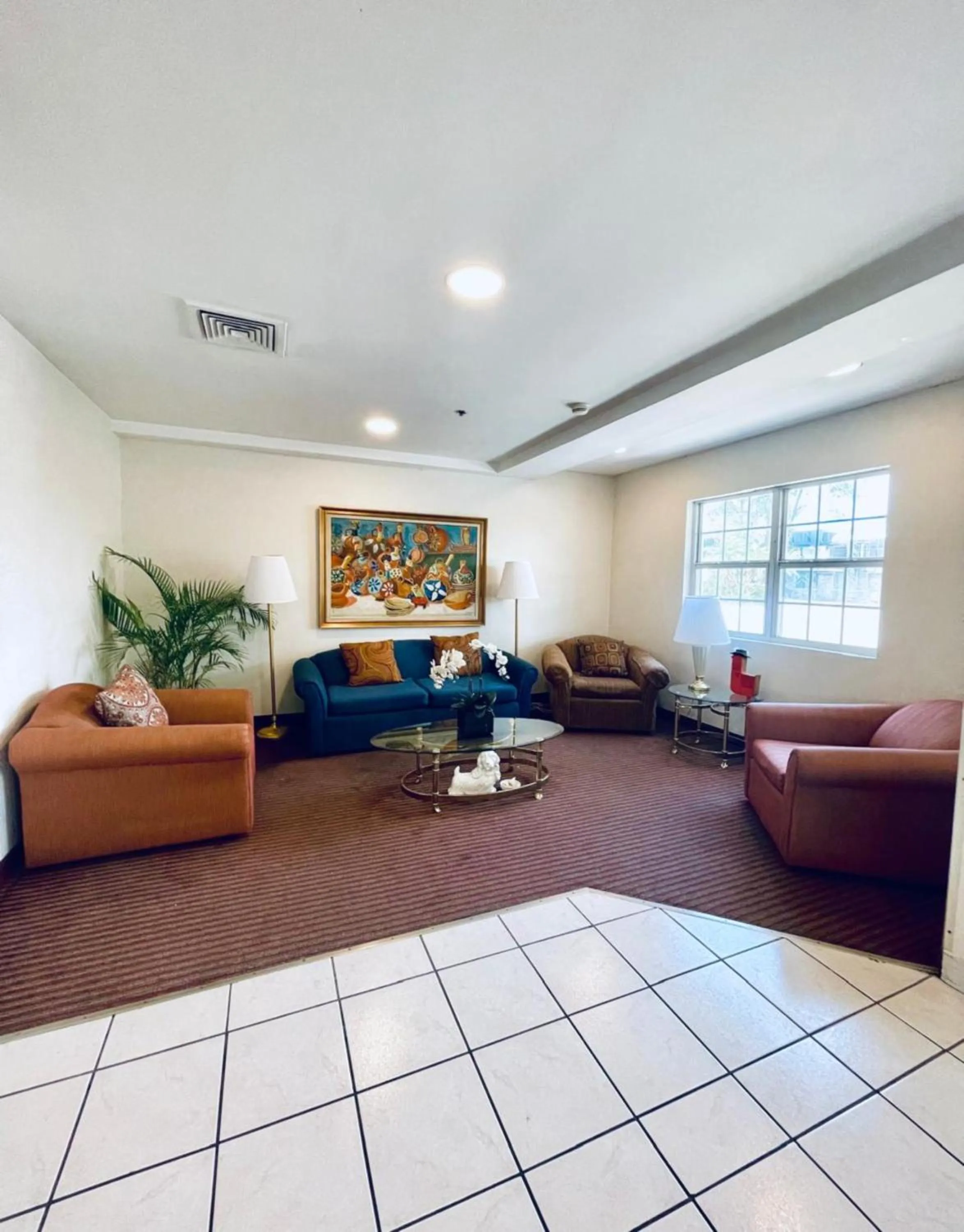 Seating area in Metrotel Express