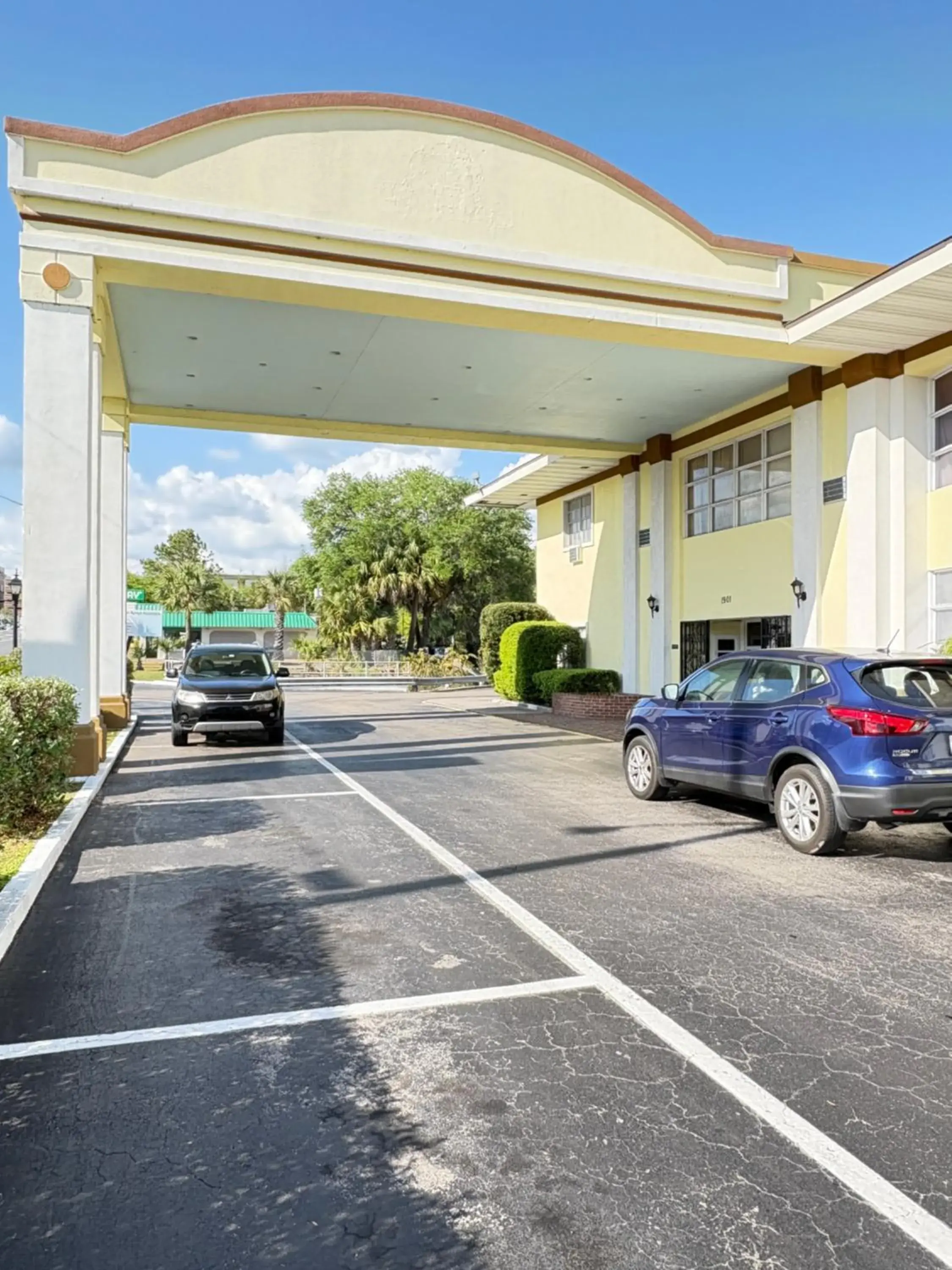 Property building in University Inn Property building in University Inn