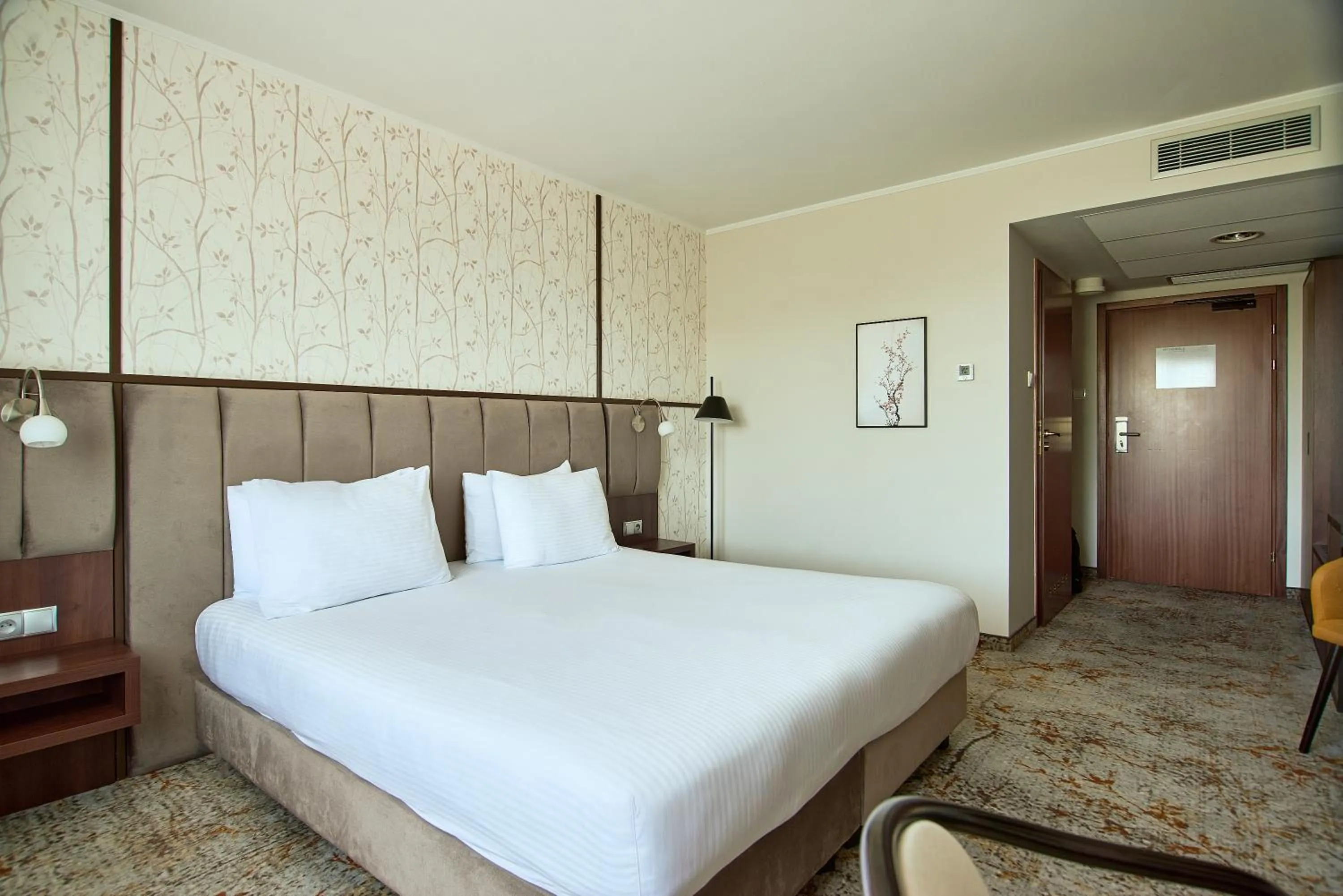 Bed in Metropolo by Golden Tulip Krakow