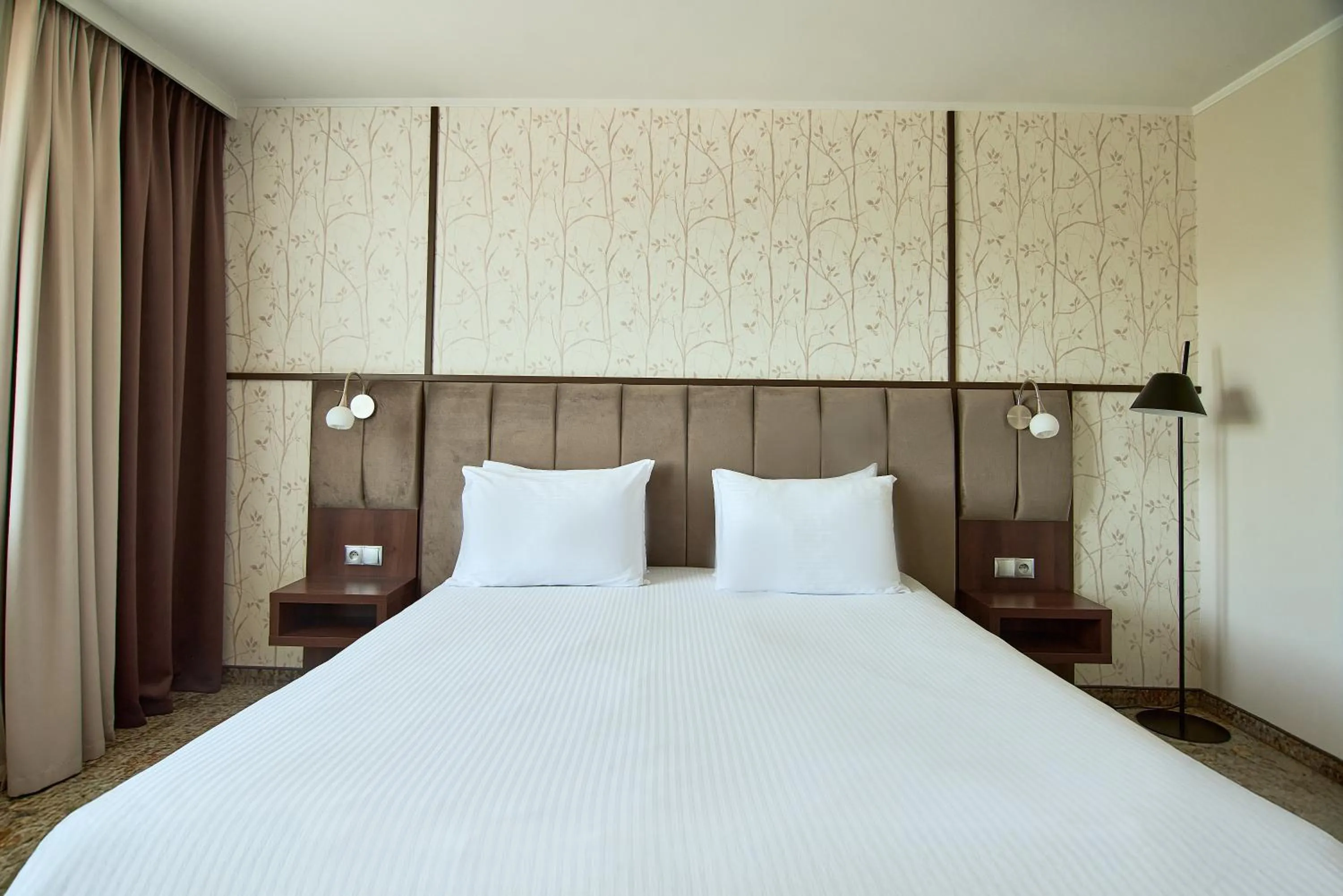 Bed in Metropolo by Golden Tulip Krakow