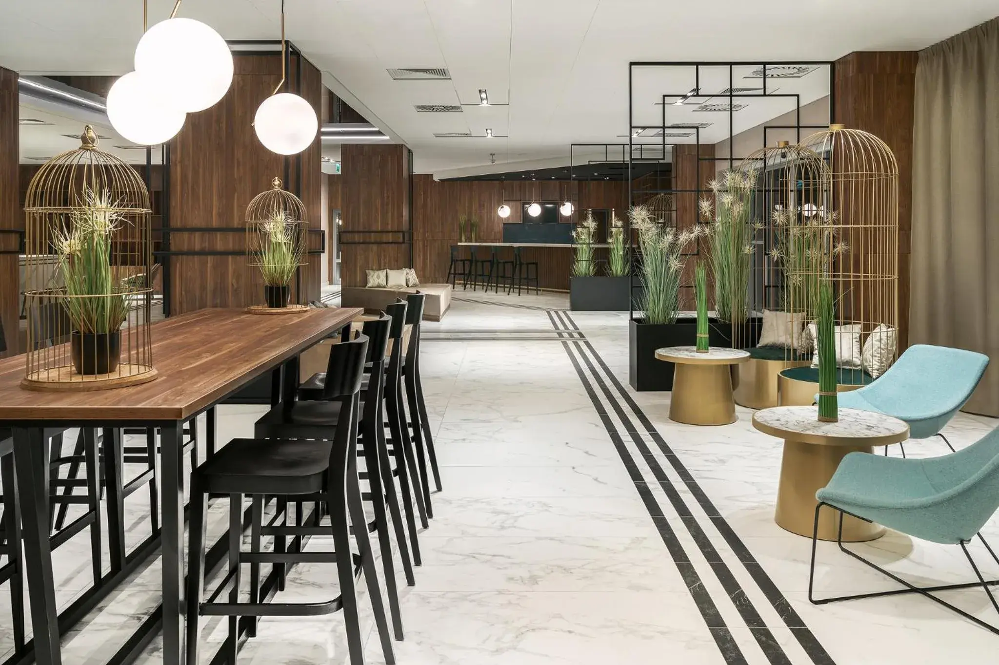 Lobby or reception in Metropolo by Golden Tulip Krakow Lobby or reception in Metropolo by Golden Tulip Krakow
