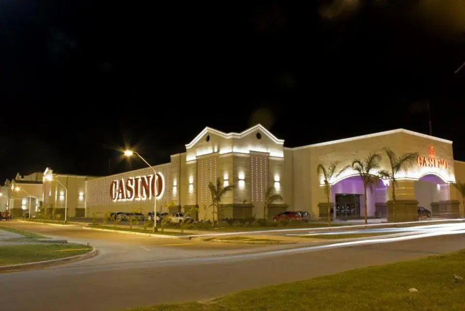 Facade/entrance, Property Building in Howard Johnson Hotel And Casino Formosa