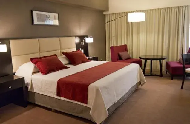 Bedroom, Bed in Howard Johnson Hotel And Casino Formosa