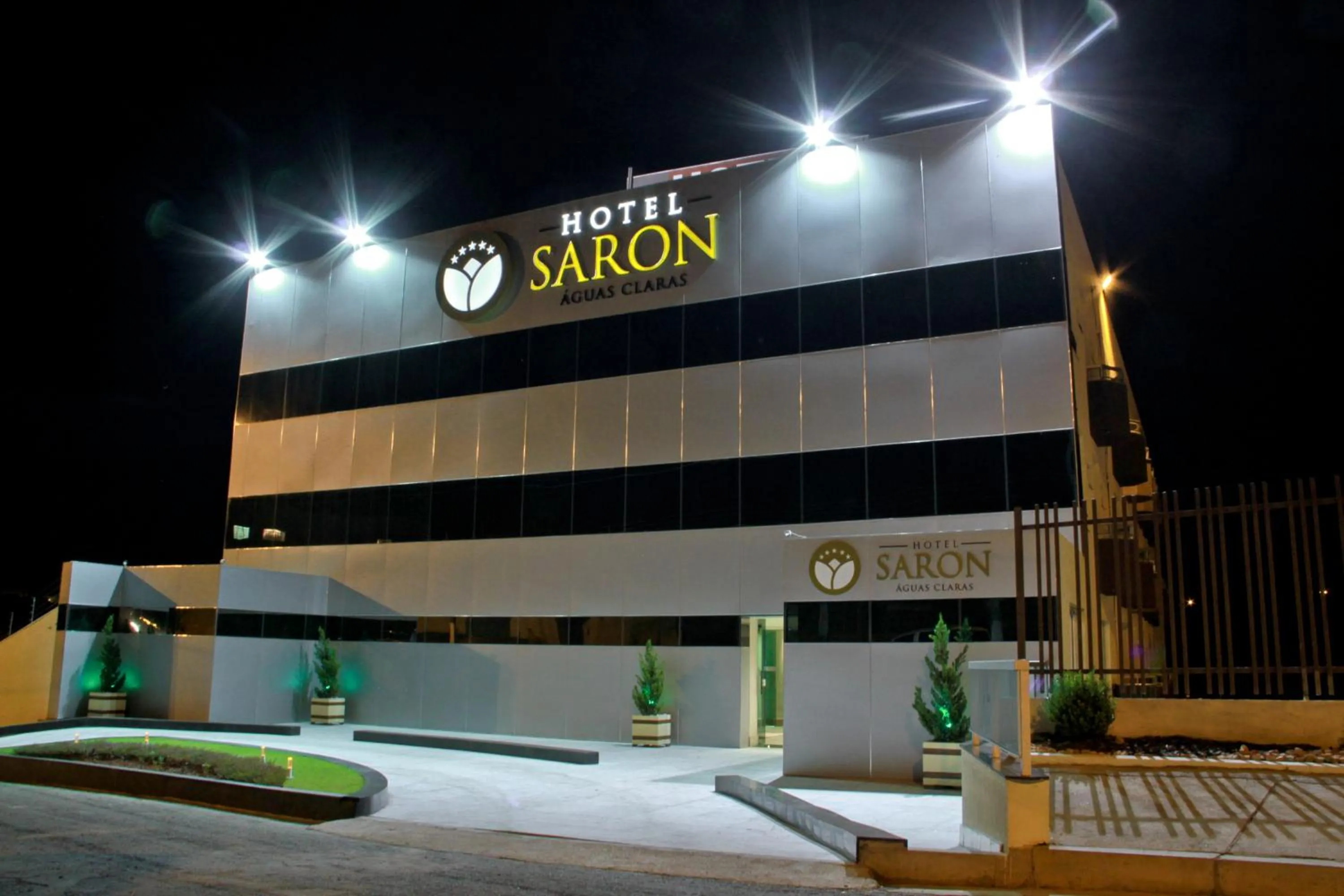 Facade/entrance in Hotel Saron