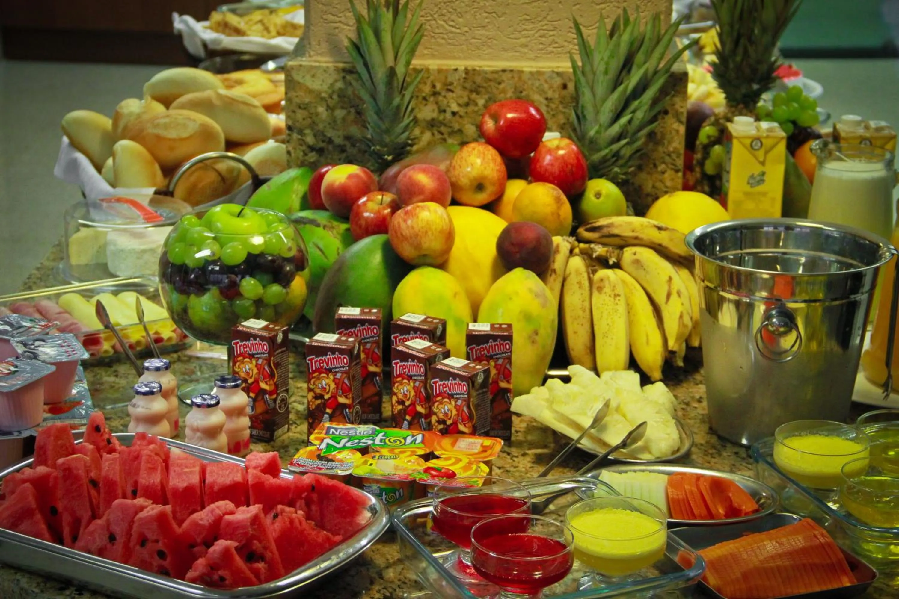 Restaurant/places to eat in Hotel Saron