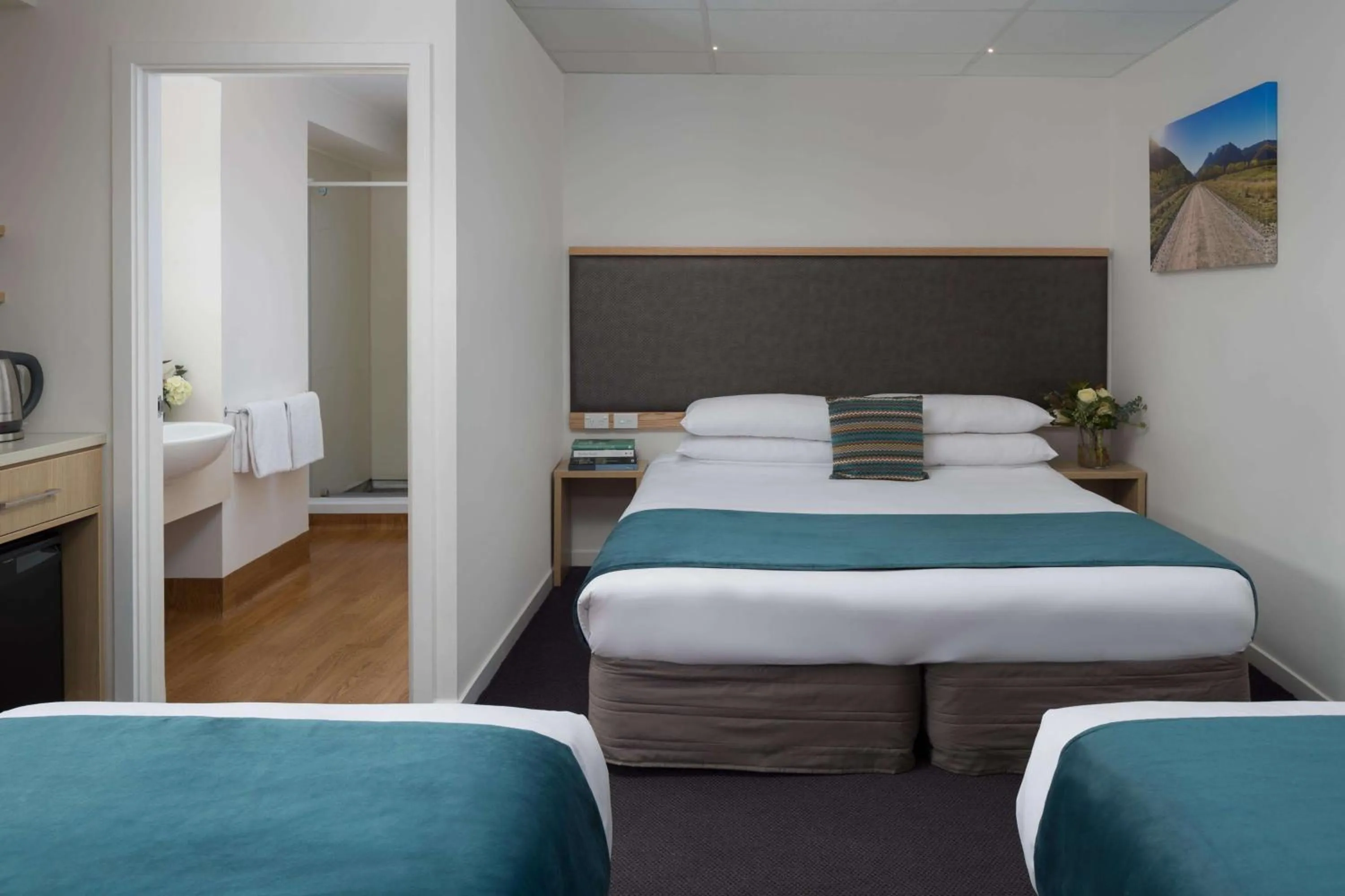 Photo of the whole room, Bed in WQ Wellington Quarter Hotel