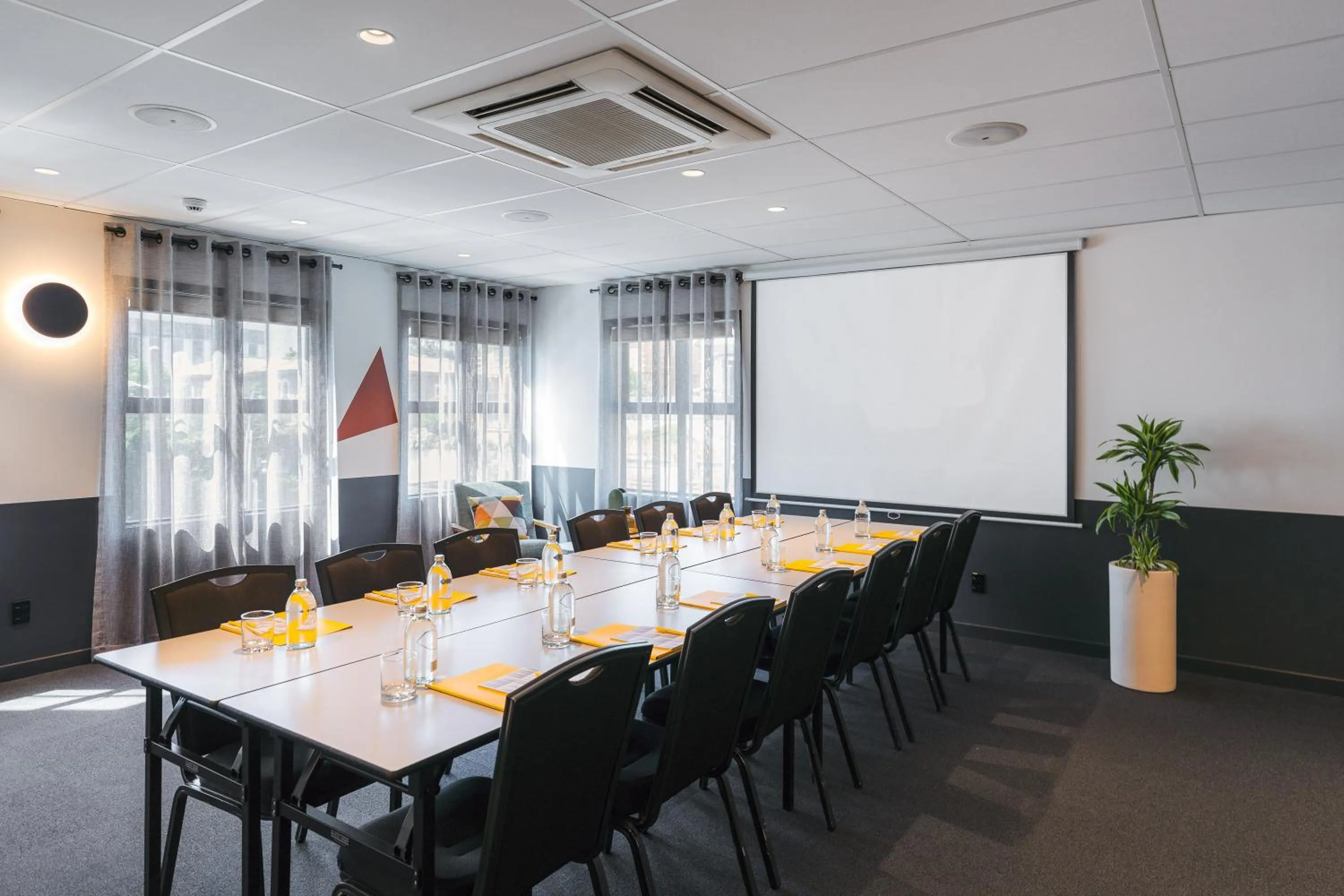 Meeting/conference room in WQ Wellington Quarter Hotel