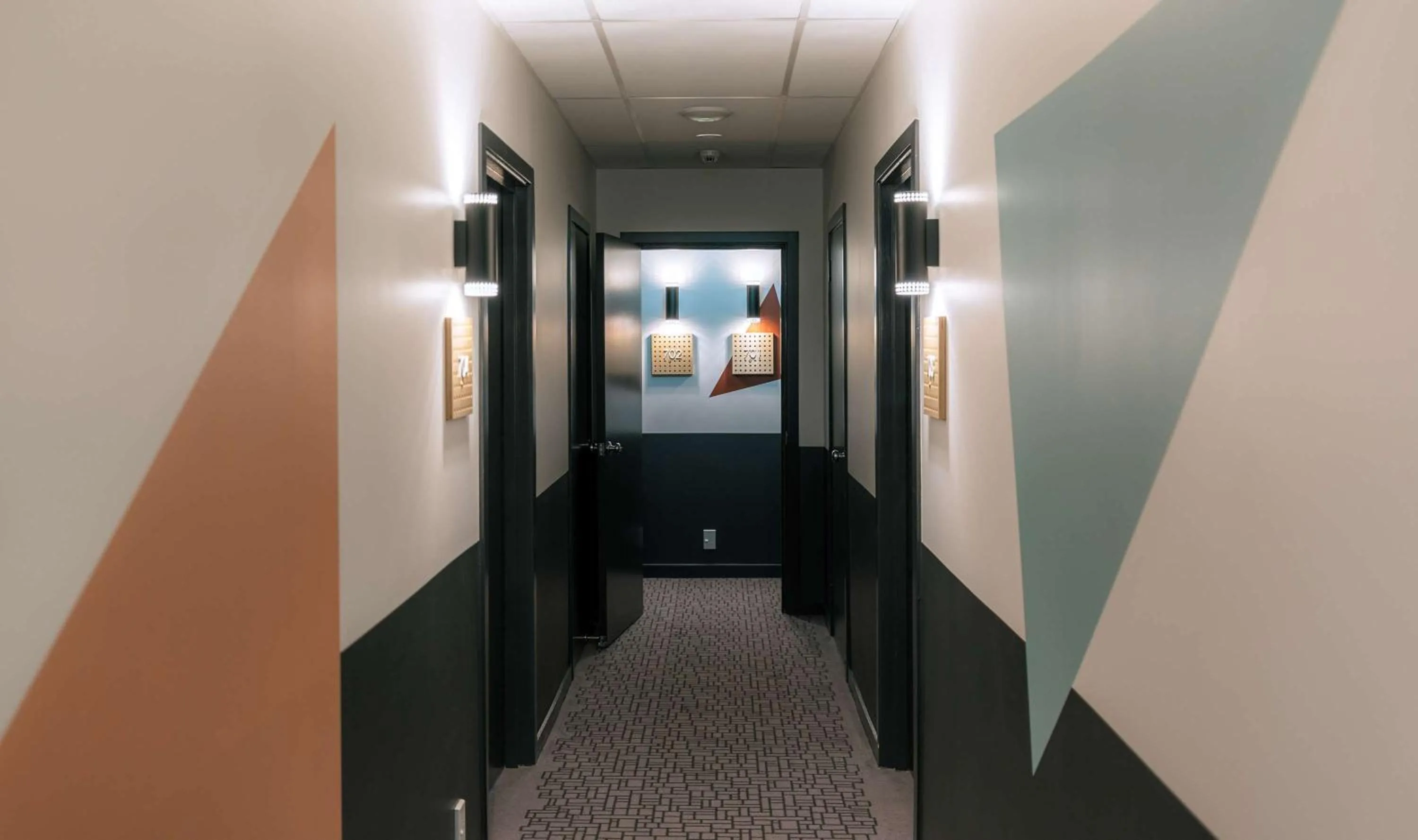 Photo of the whole room in WQ Wellington Quarter Hotel