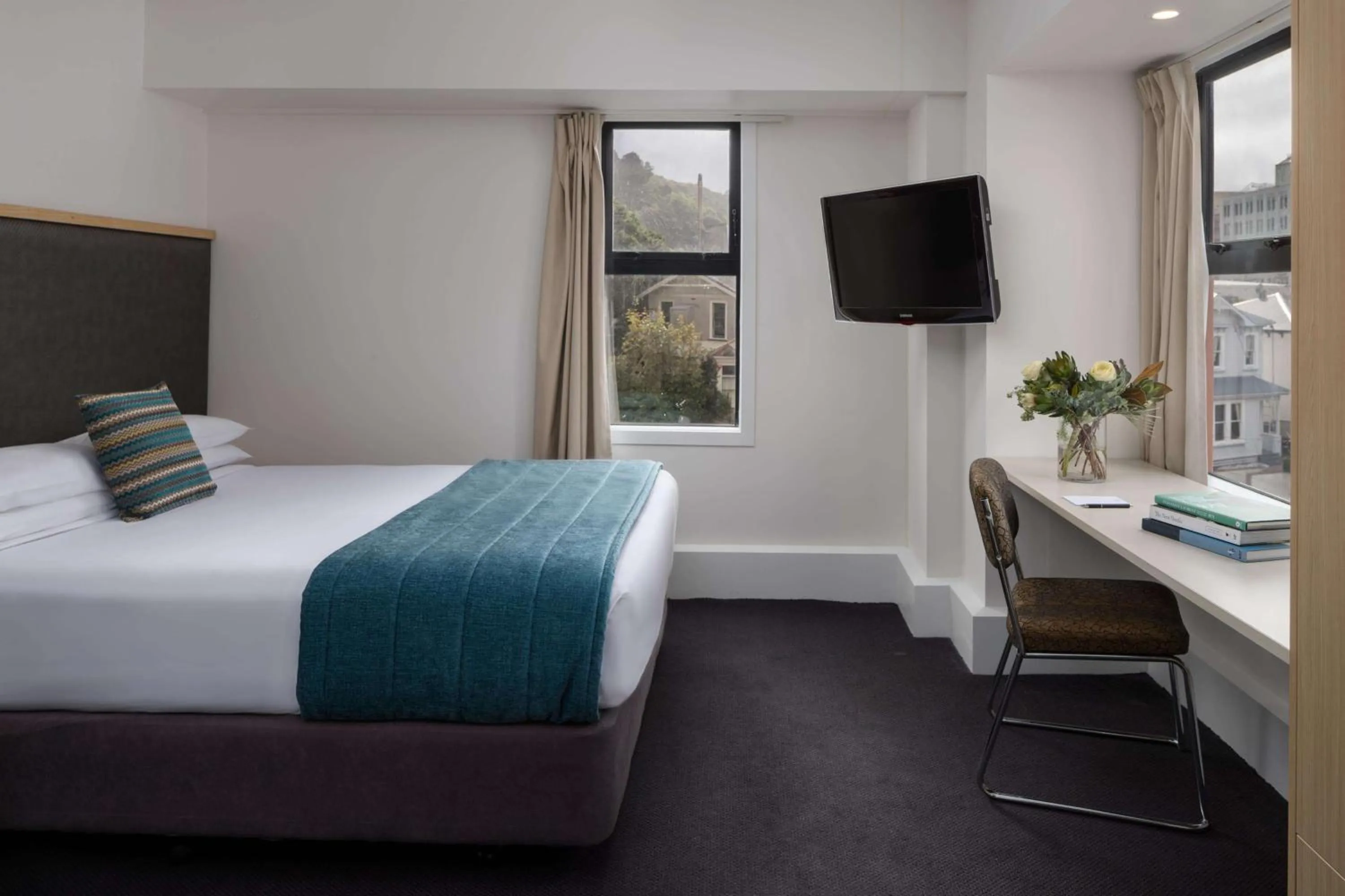 Photo of the whole room, Bed in WQ Wellington Quarter Hotel