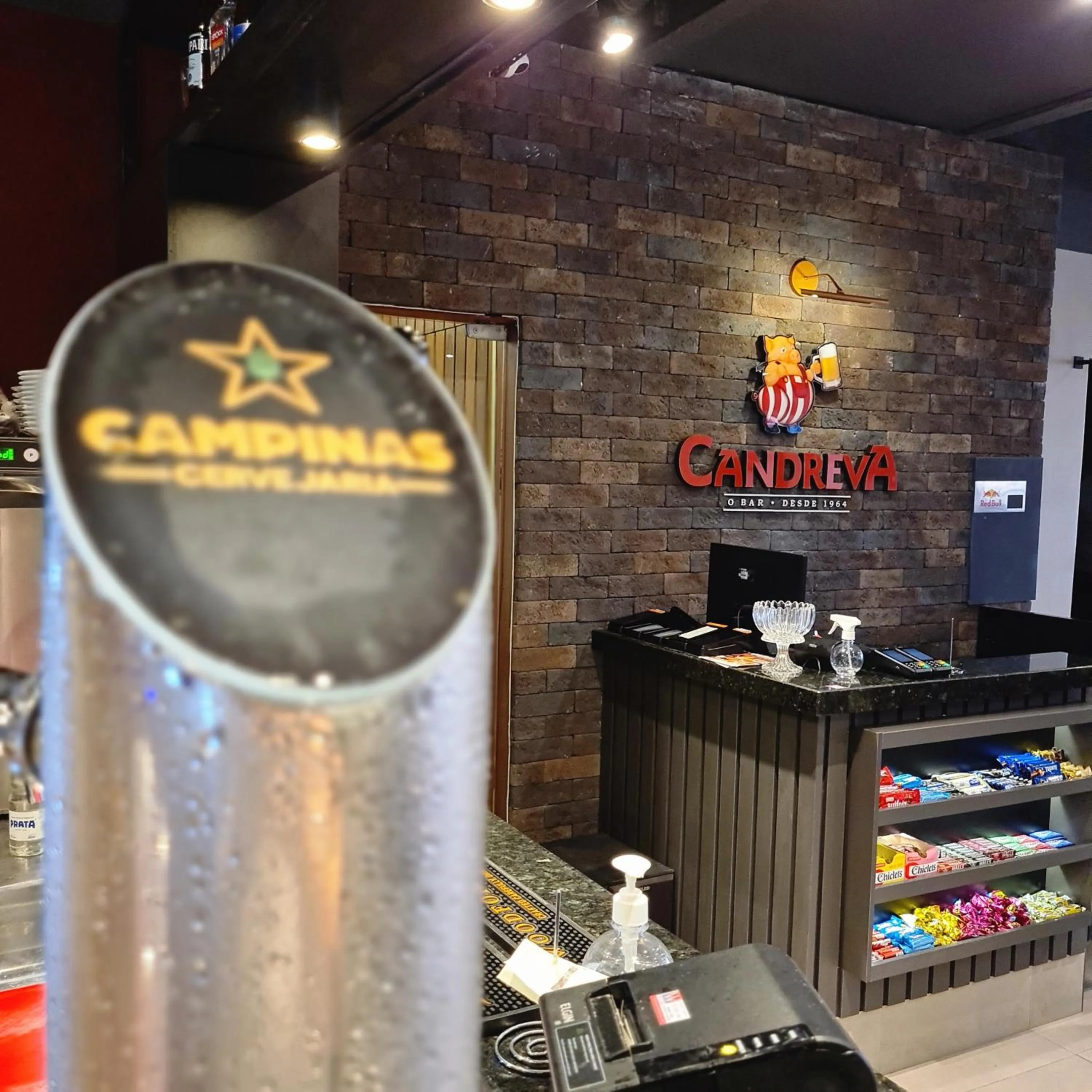 L'Hirondelle Flat Service