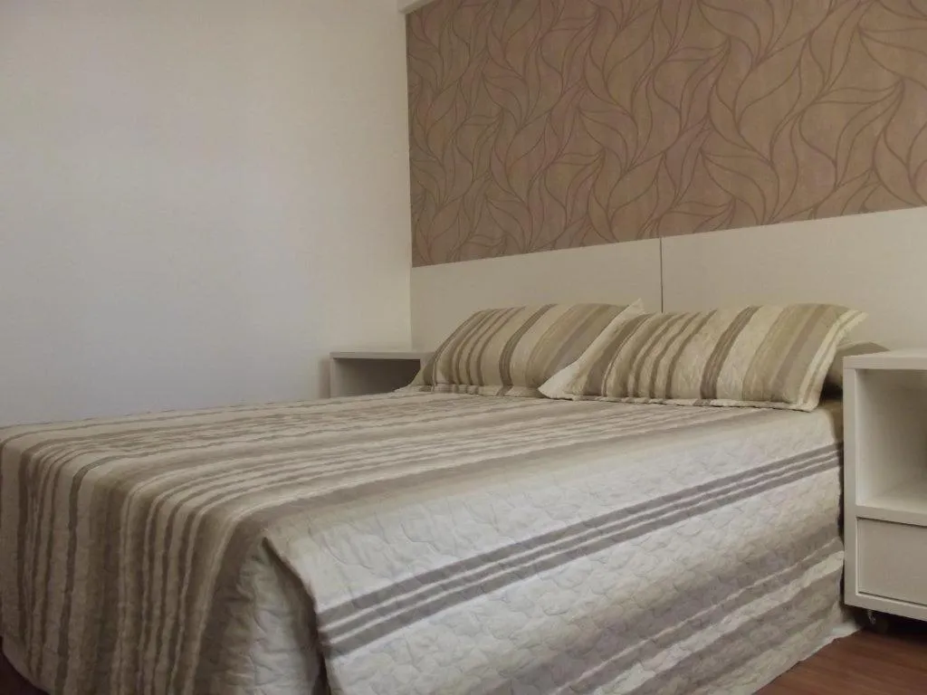 Bedroom, Bed in L'Hirondelle Flat Service