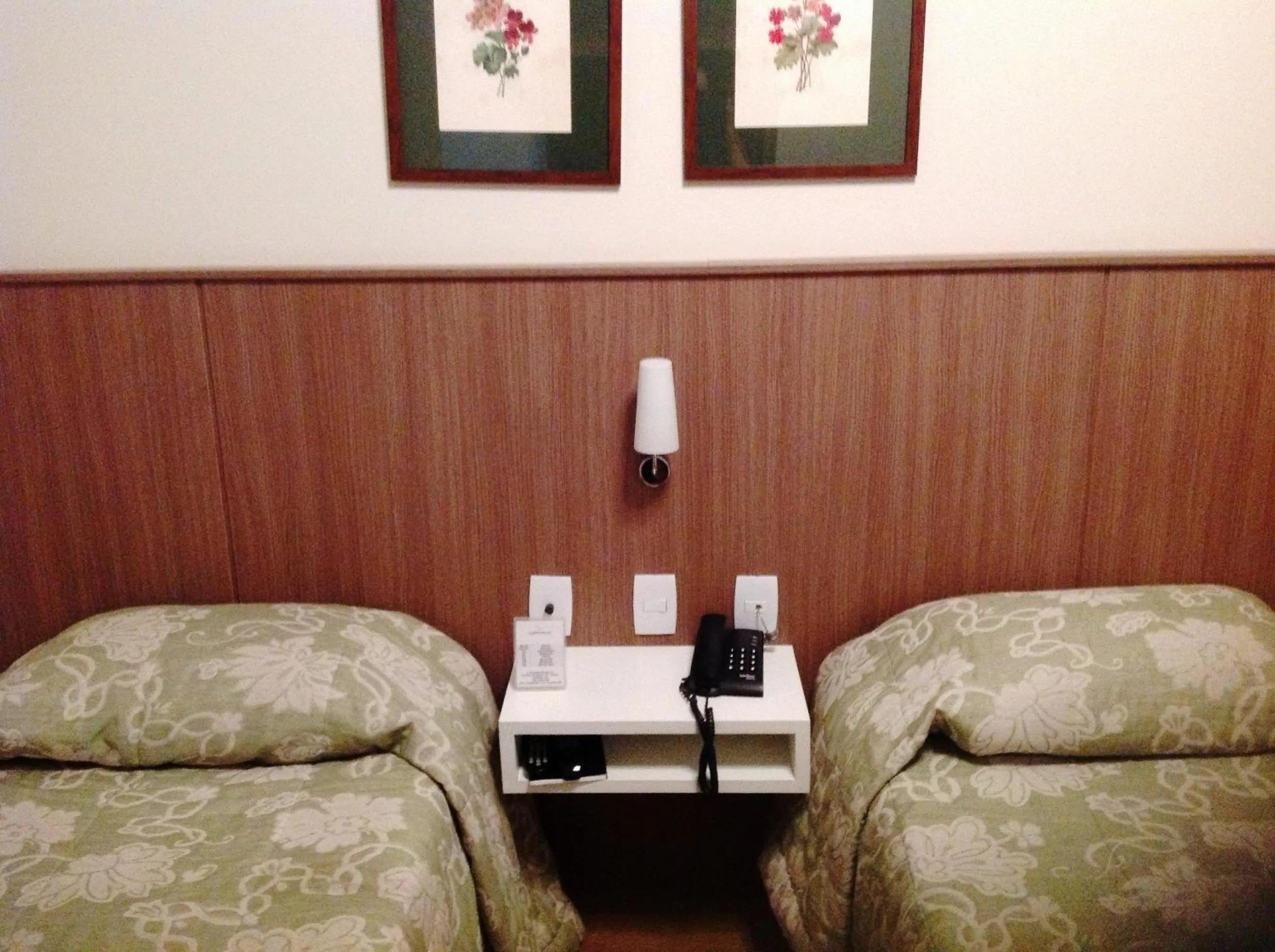 Bedroom in L'Hirondelle Flat Service