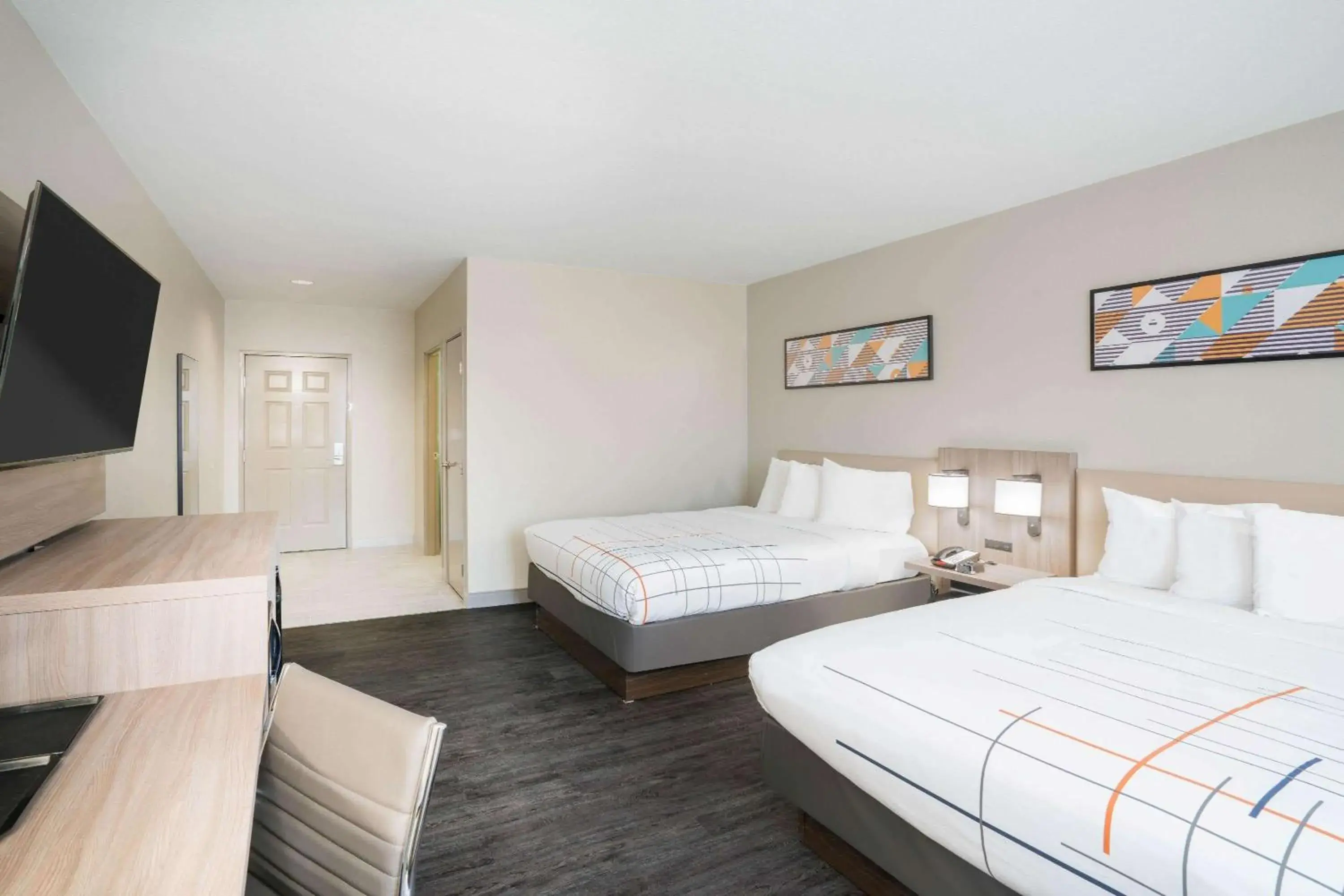 Double Room with Two Double Beds - Mobility Access/Non-Smoking in La Quinta by Wyndham Montgomery Double Room with Two Double Beds - Mobility Access/Non-Smoking in La Quinta by Wyndham Montgomery