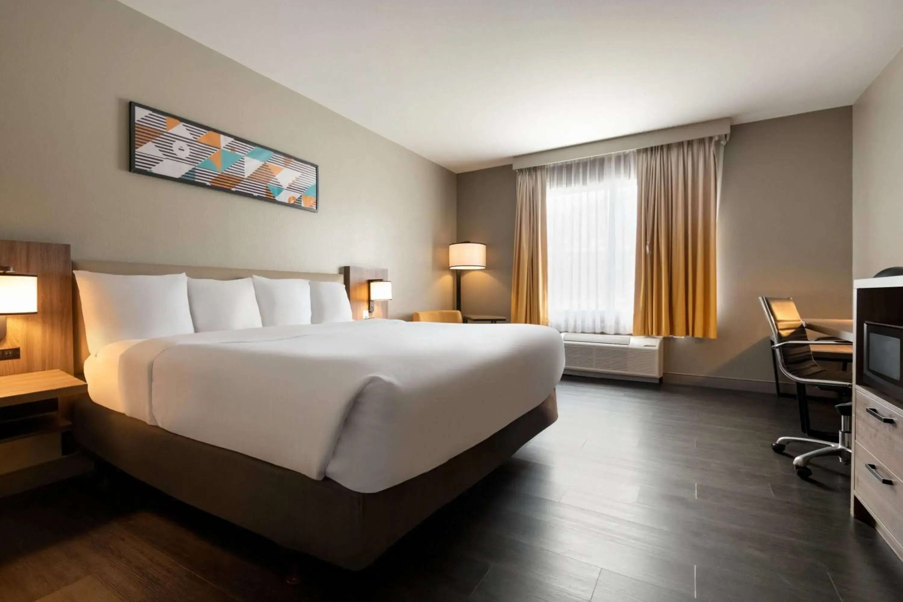 Photo of the whole room, Bed in La Quinta by Wyndham Montgomery Photo of the whole room, Bed in La Quinta by Wyndham Montgomery