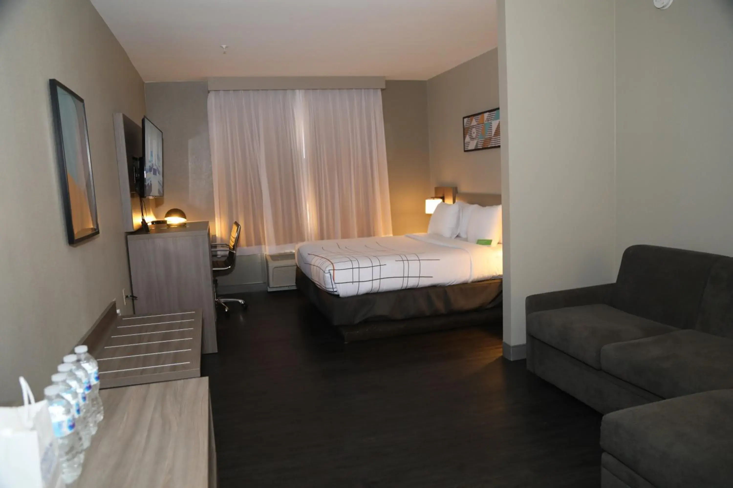 Deluxe King Room - Non-Smoking in La Quinta by Wyndham Montgomery Deluxe King Room - Non-Smoking in La Quinta by Wyndham Montgomery