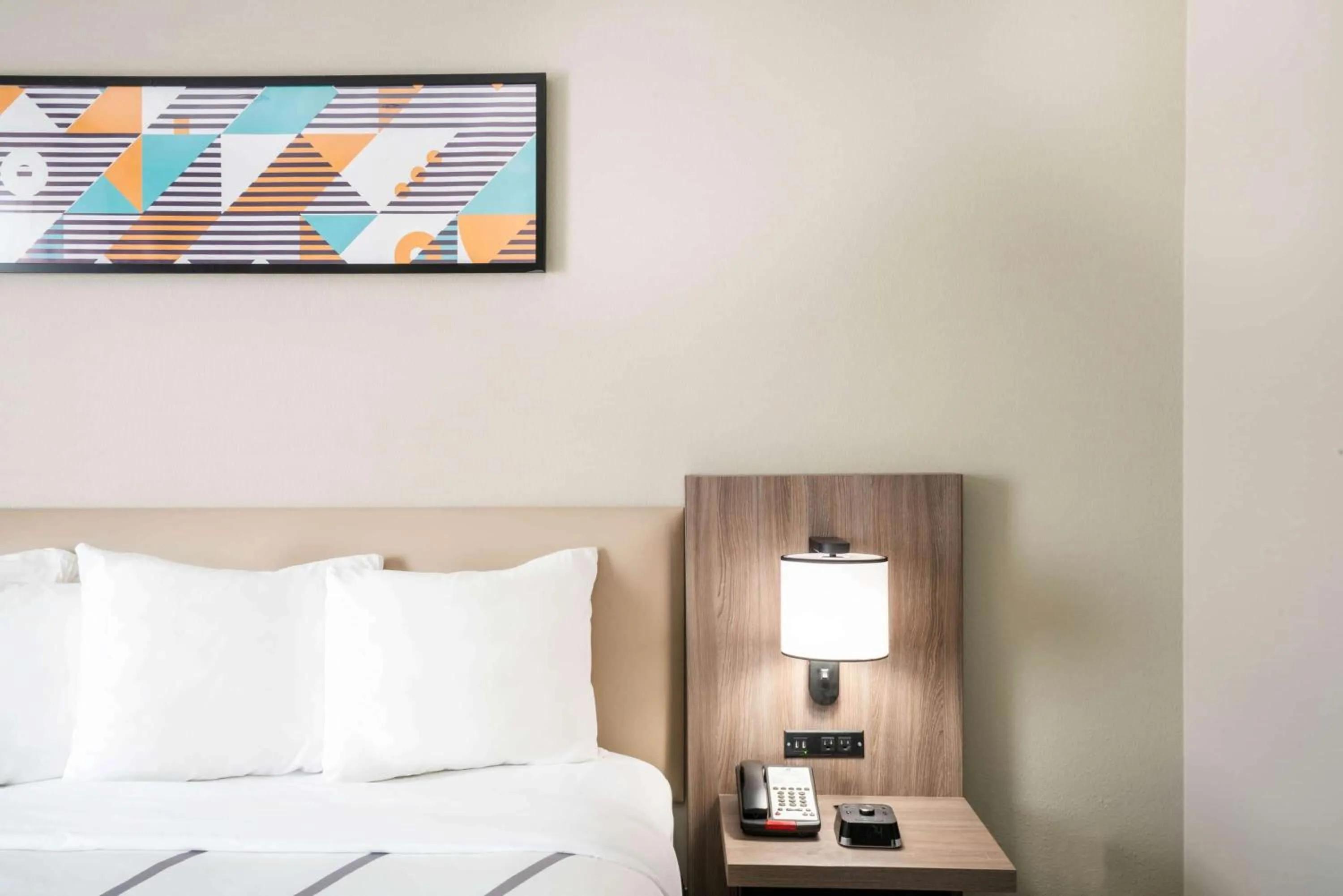 Photo of the whole room, Bed in La Quinta by Wyndham Montgomery