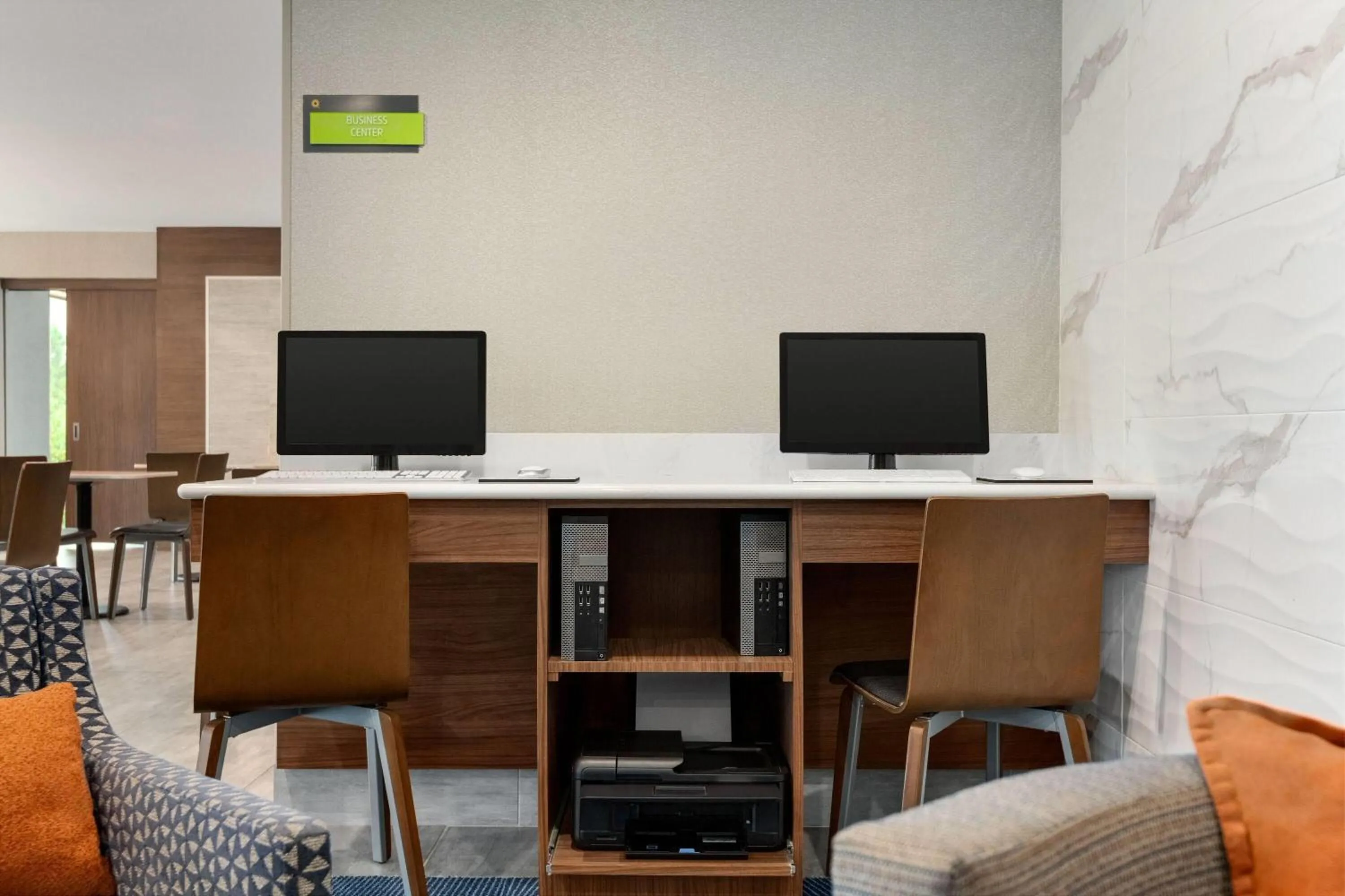 Business facilities in La Quinta by Wyndham Montgomery