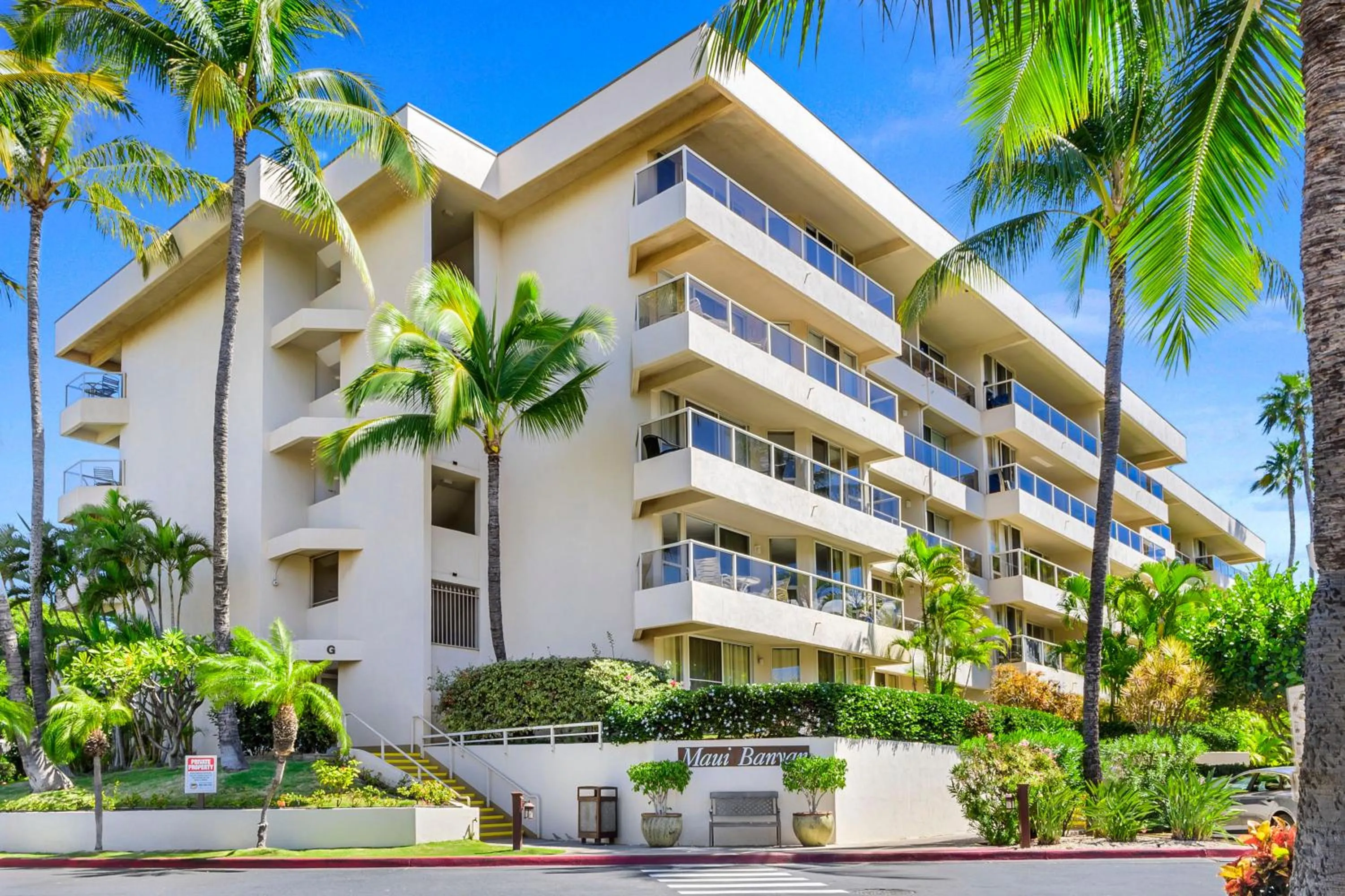 Property building in Maui Banyan Vacation Club