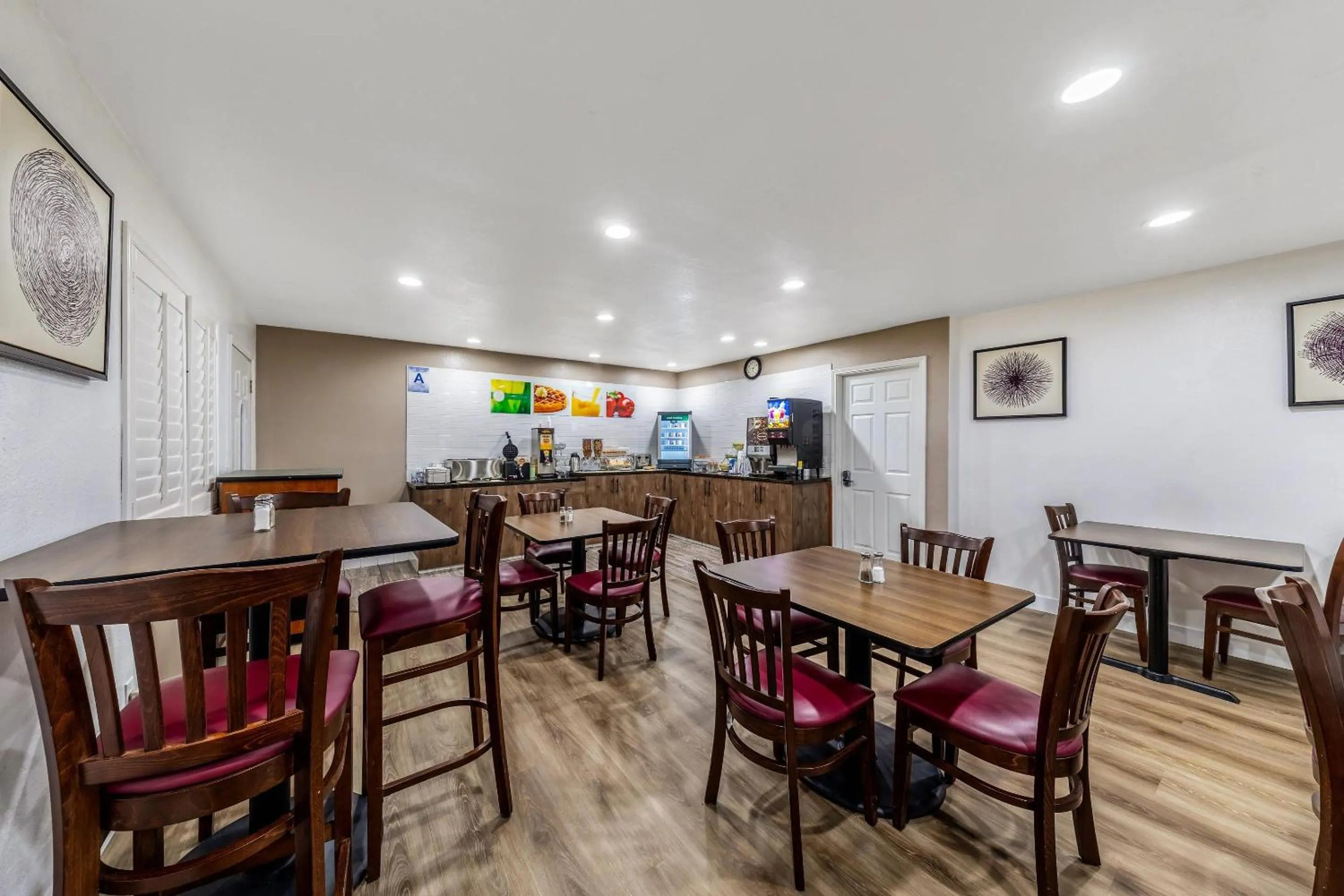 Breakfast in Quality Inn & Suites