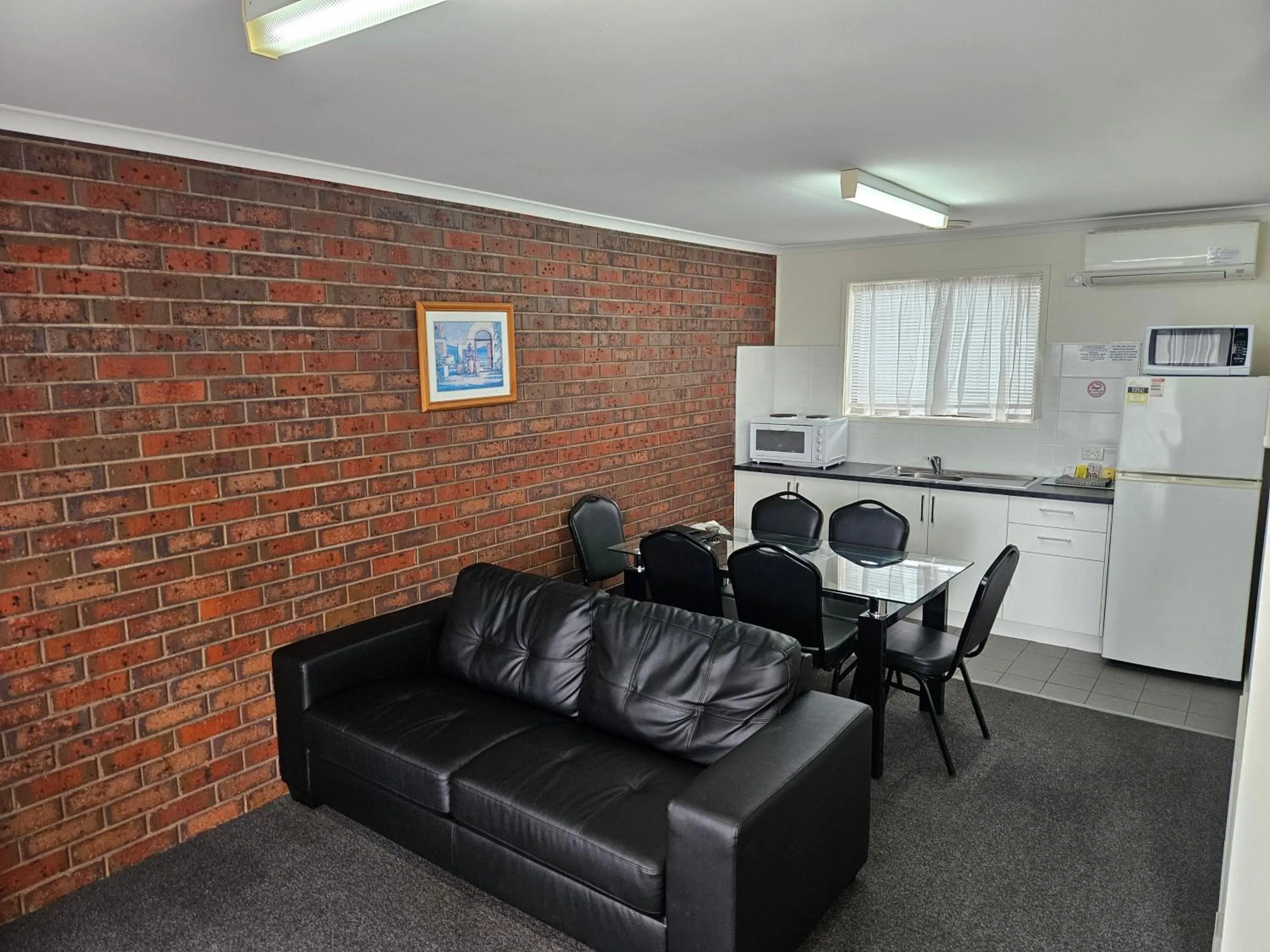 Living room in Warrnambool Motel and Holiday Park