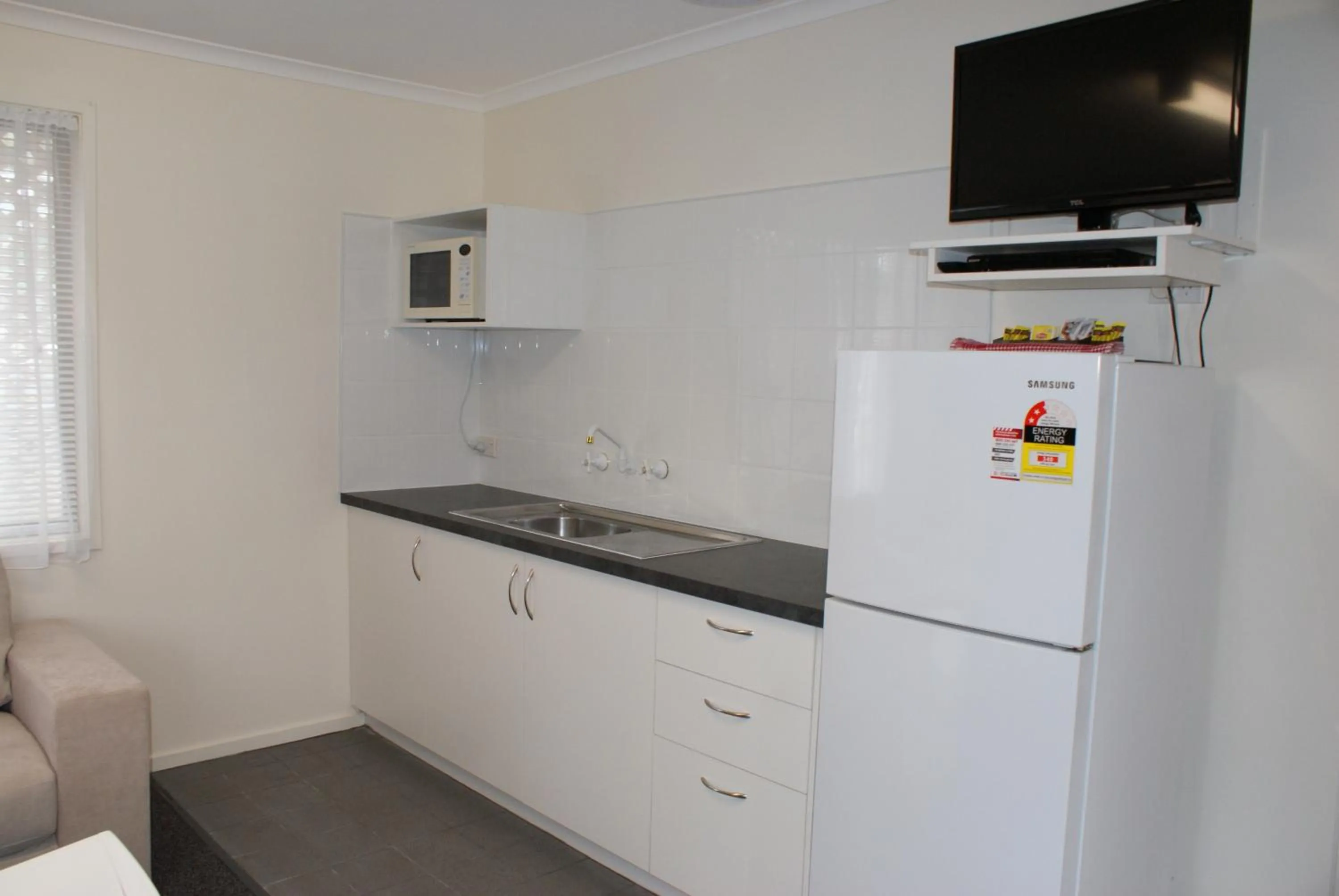 Kitchen or kitchenette in Warrnambool Motel and Holiday Park