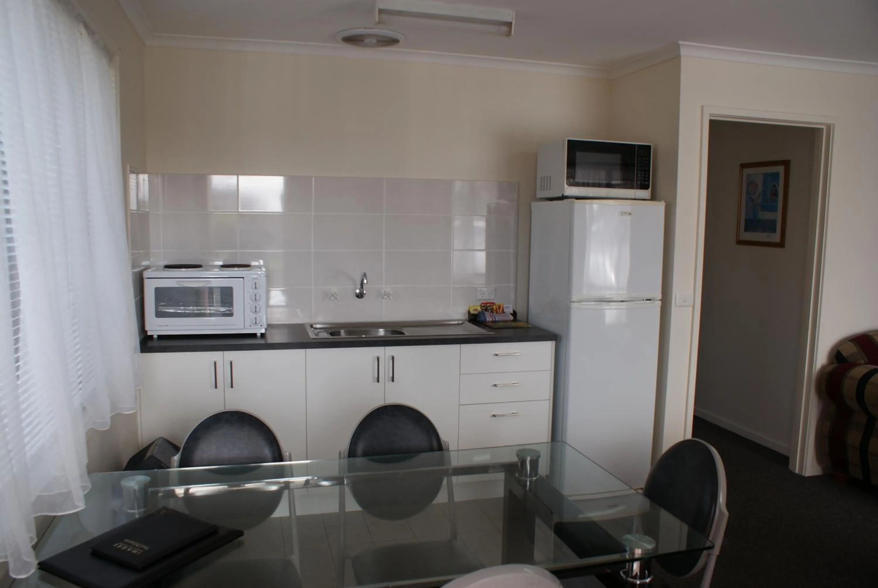 Kitchen or kitchenette in Warrnambool Motel and Holiday Park