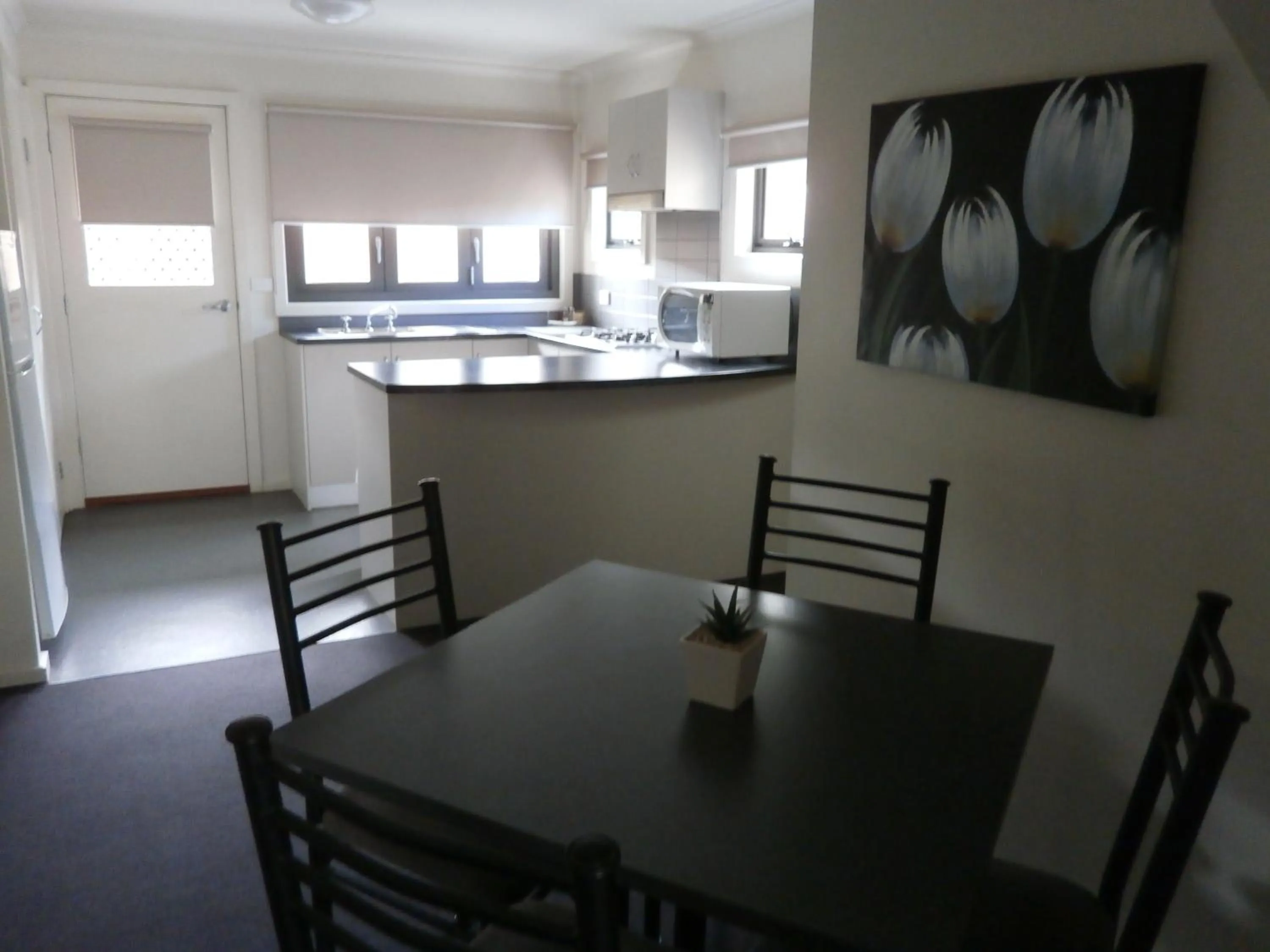 Dining area in Sovereign Views Apartments