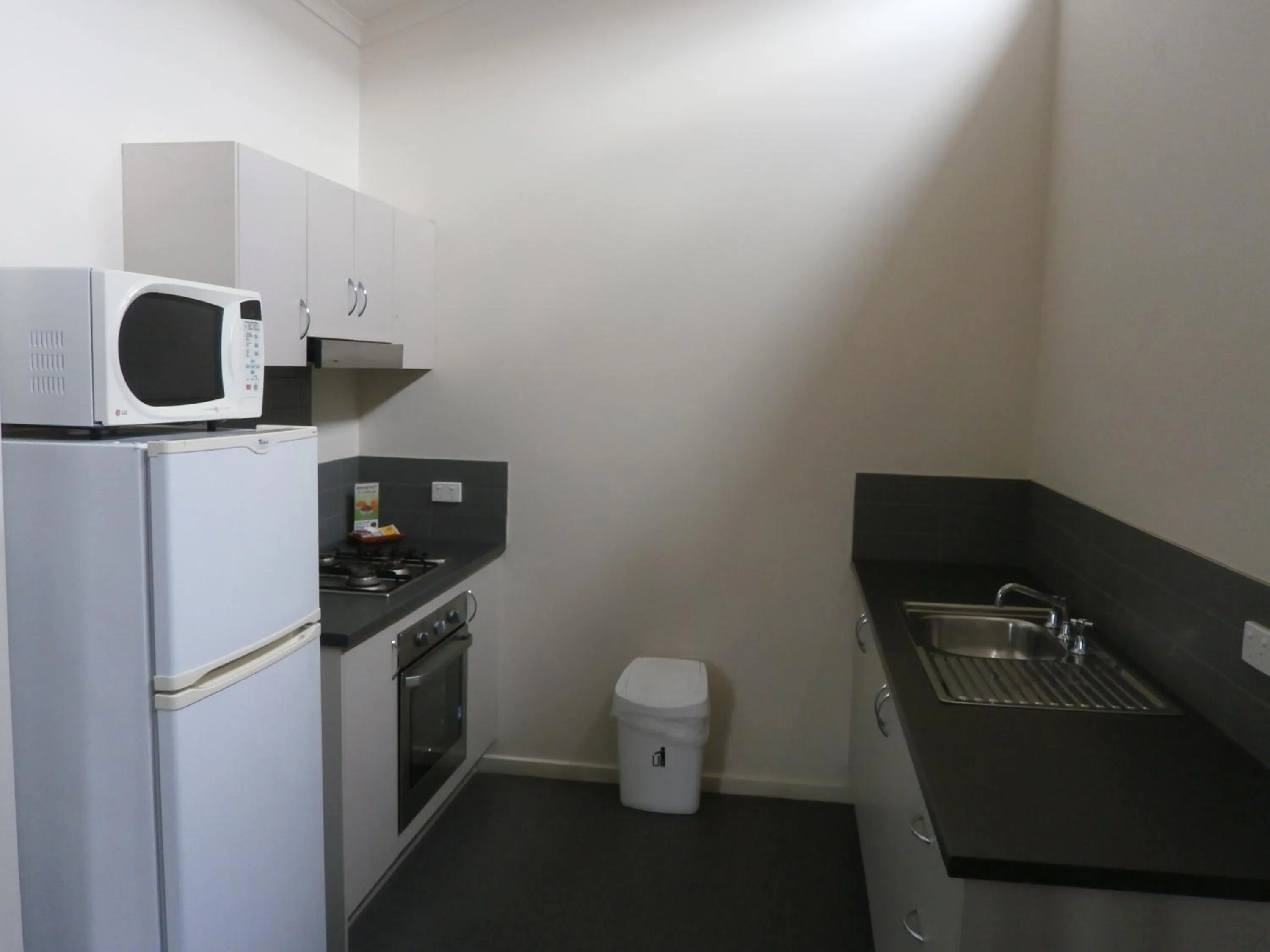 Kitchen or kitchenette in Sovereign Views Apartments