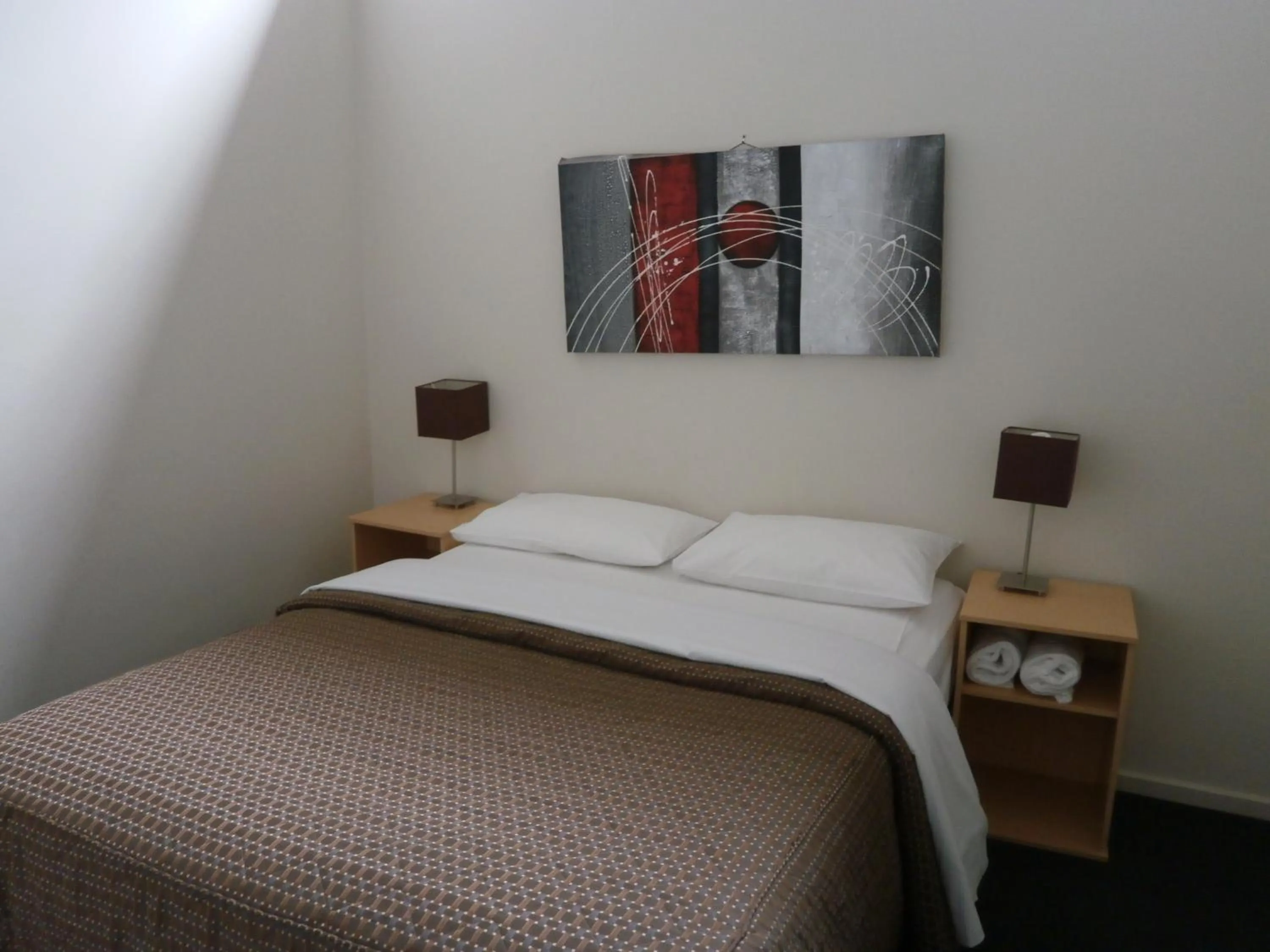 Bedroom, Bed in Sovereign Views Apartments