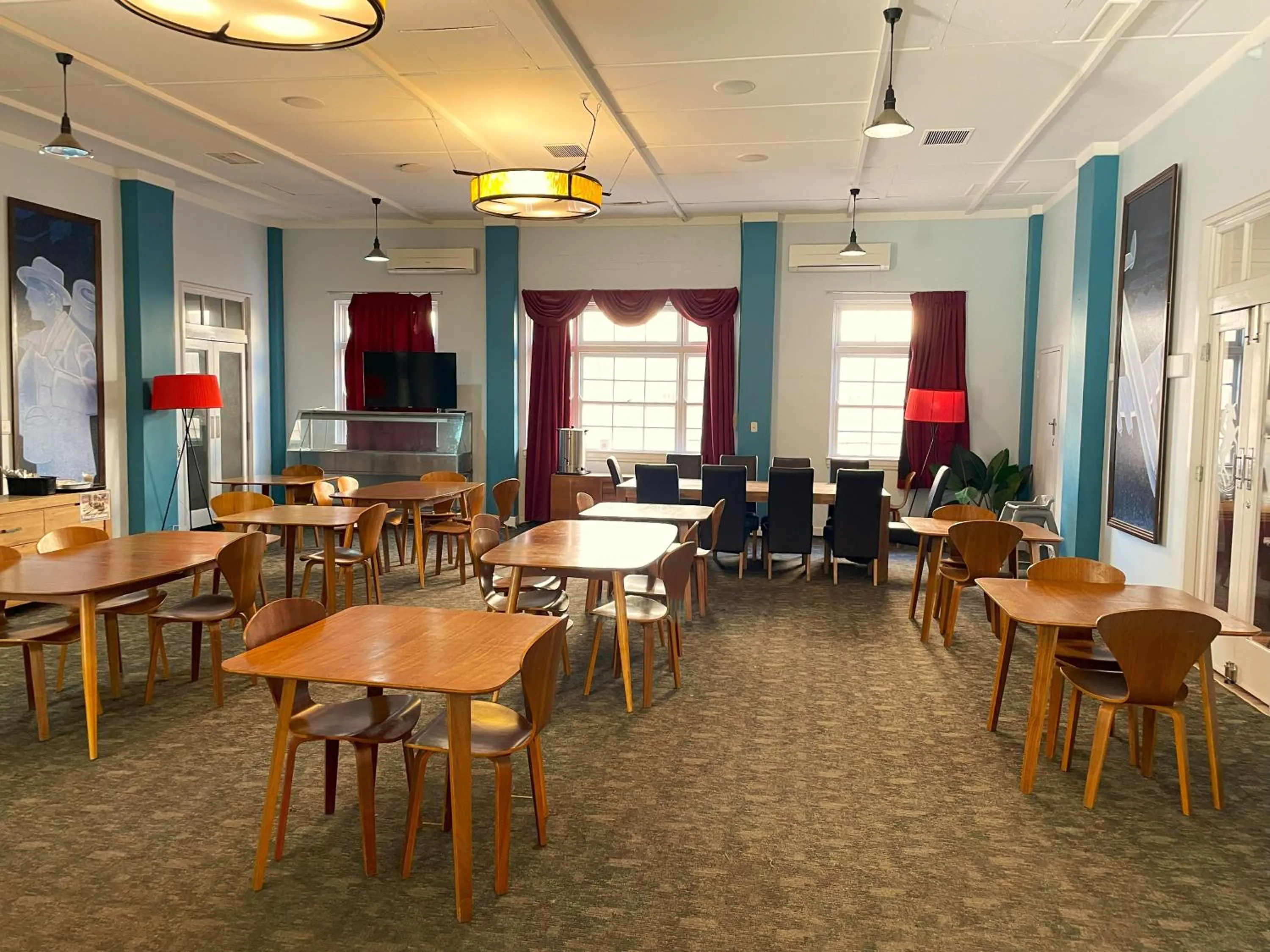 Restaurant/places to eat in North Gregory Hotel
