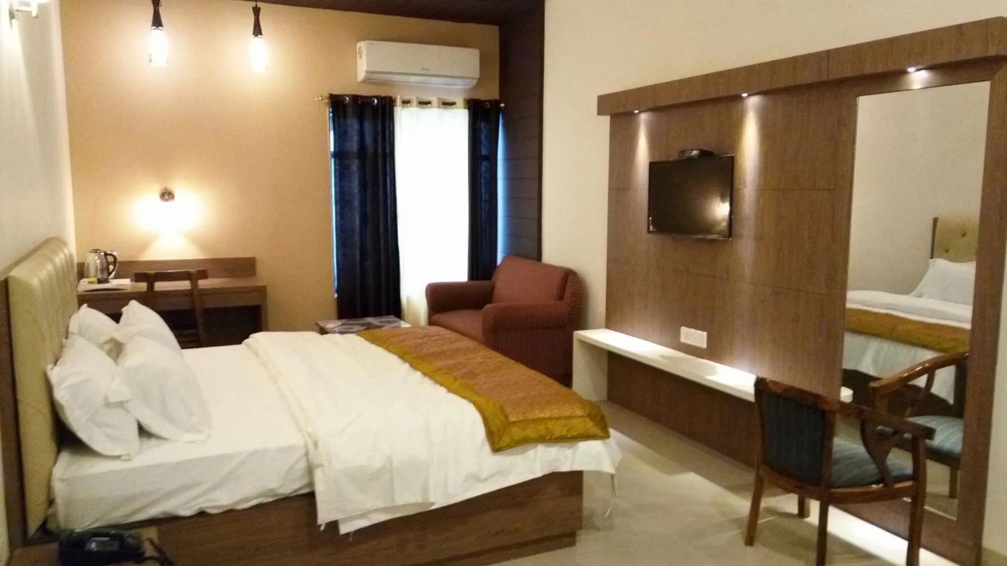 Bed in Comfort Inn Shubhra, Ghazipur