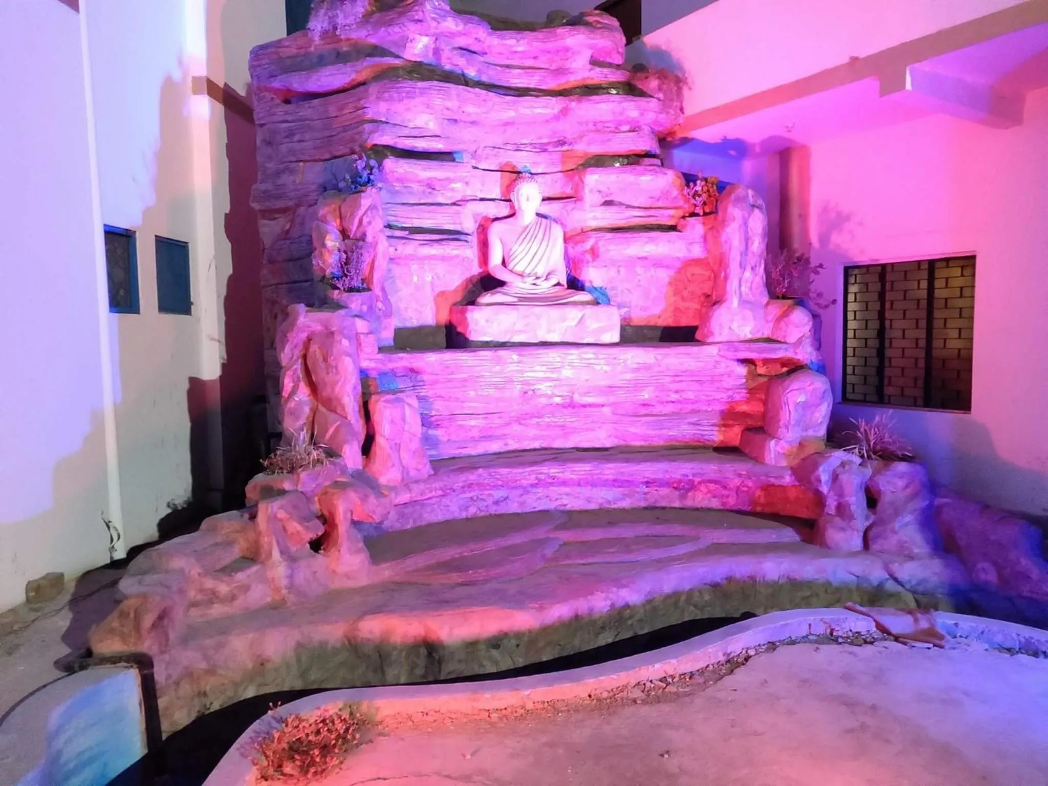 Decorative detail, Bed in Comfort Inn Shubhra, Ghazipur