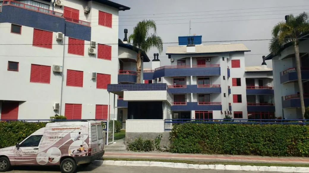 Facade/entrance in Apto 2suítes 30m da praia