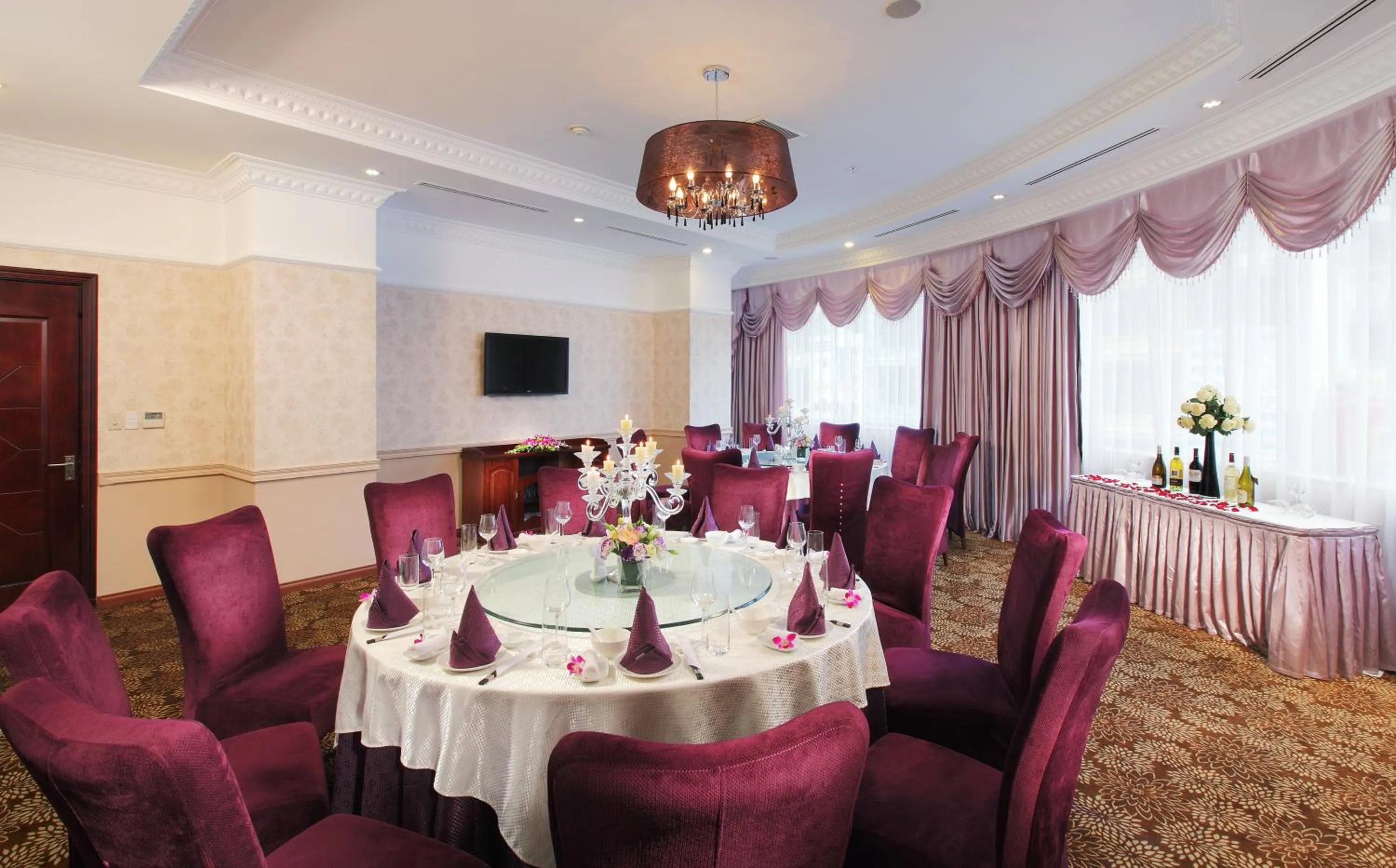 Restaurant/places to eat in Ha Long DC Hotel