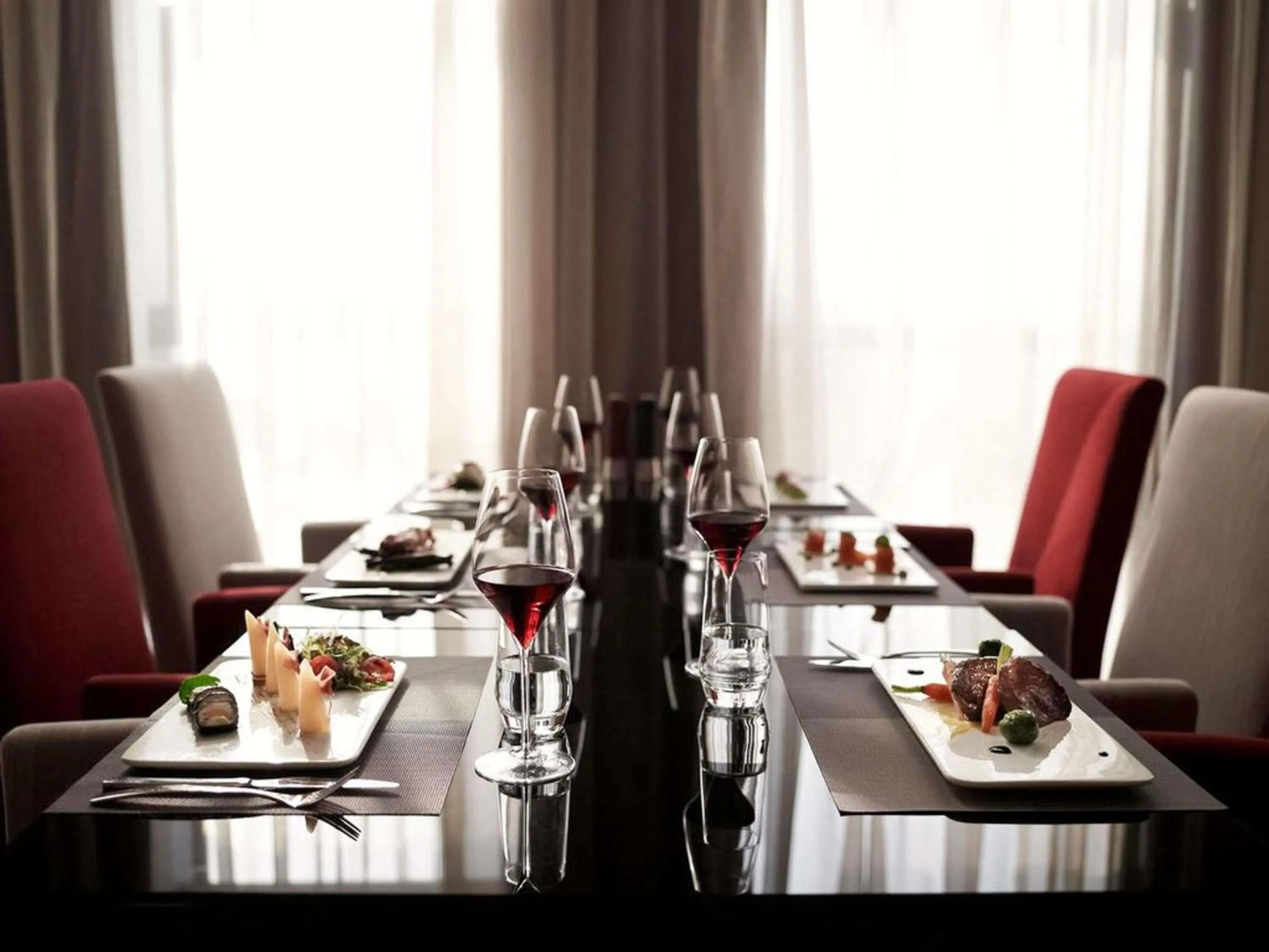 Restaurant/places to eat in Pullman Wuxi New Lake