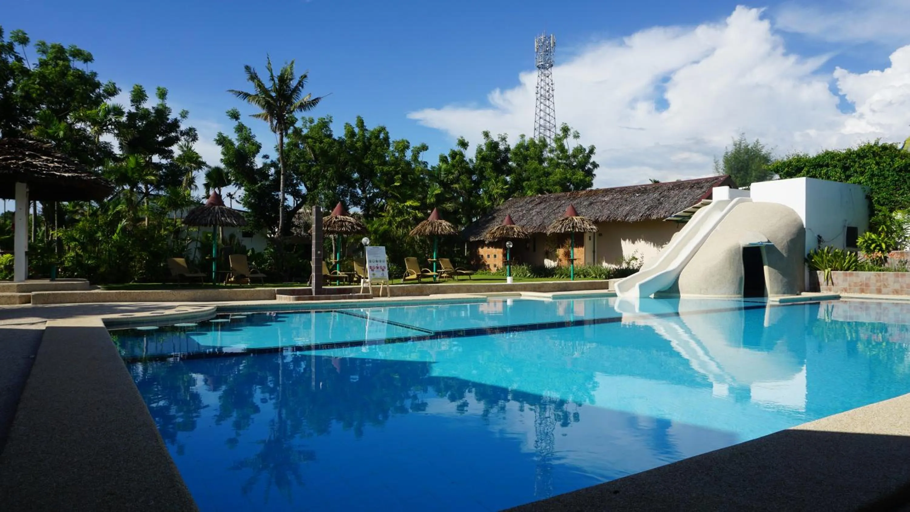 Swimming pool in Marcosas Cottages Resort