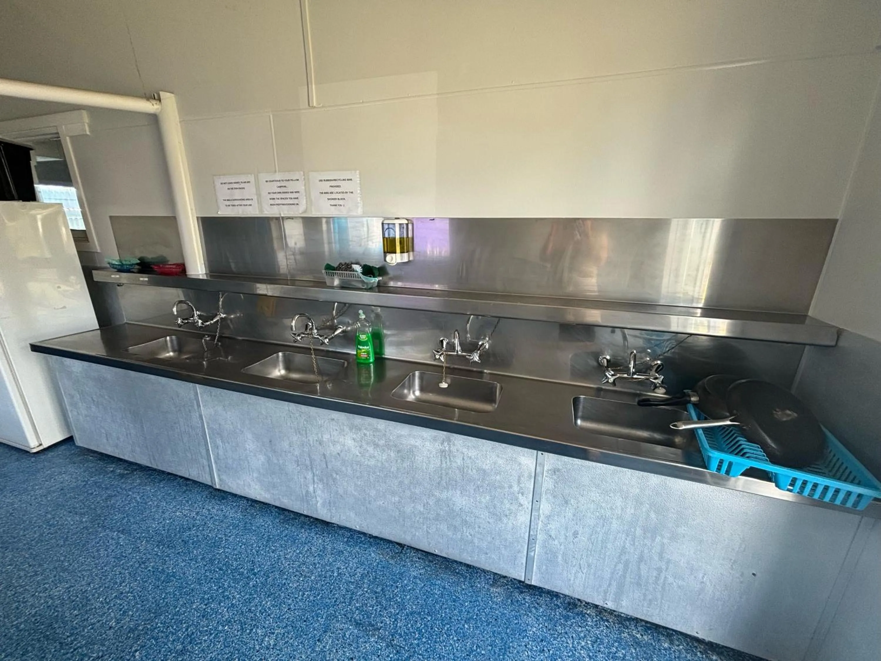 Kitchen or kitchenette in Westshore Holiday Park