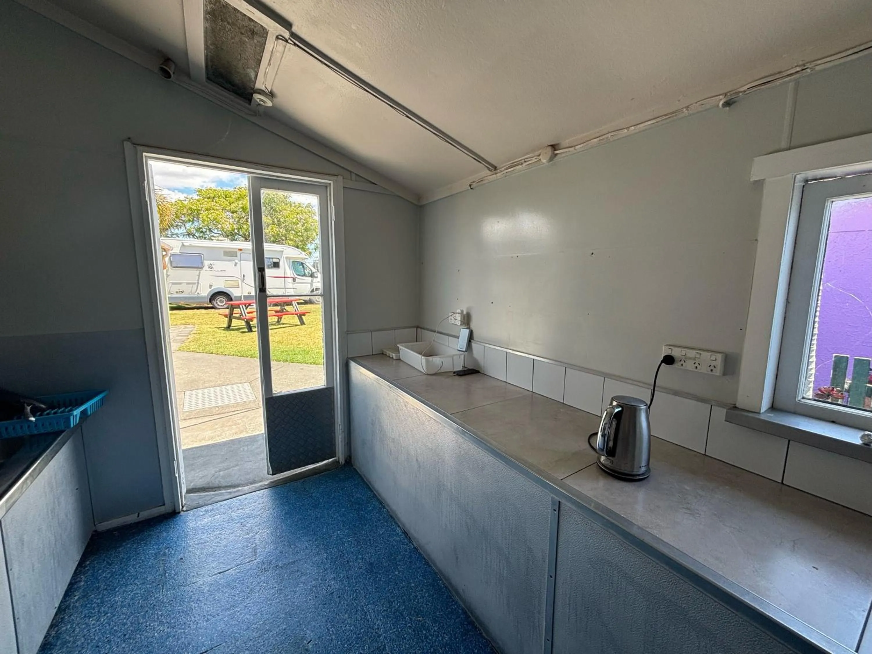 Kitchen or kitchenette in Westshore Holiday Park