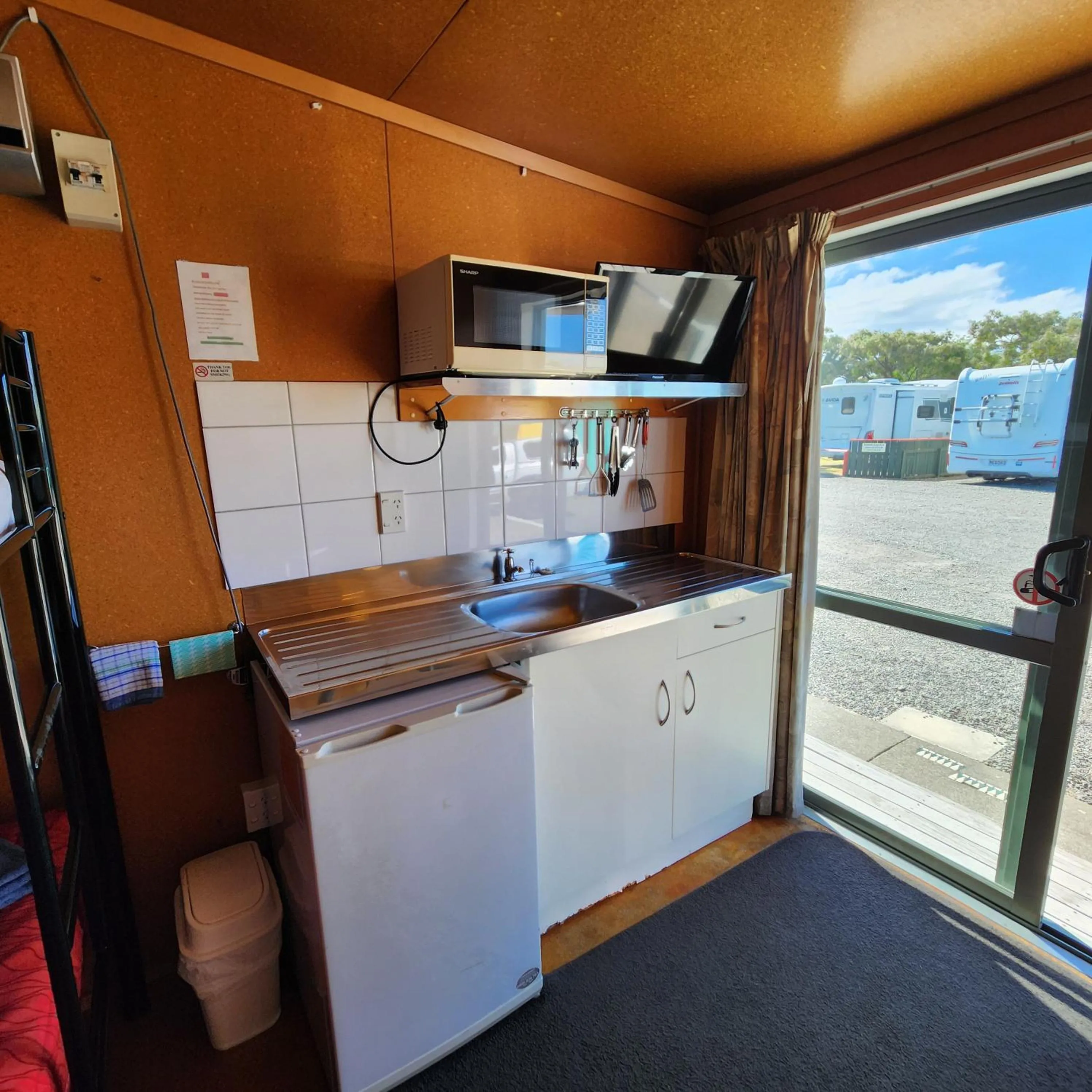 Kitchen or kitchenette in Westshore Holiday Park