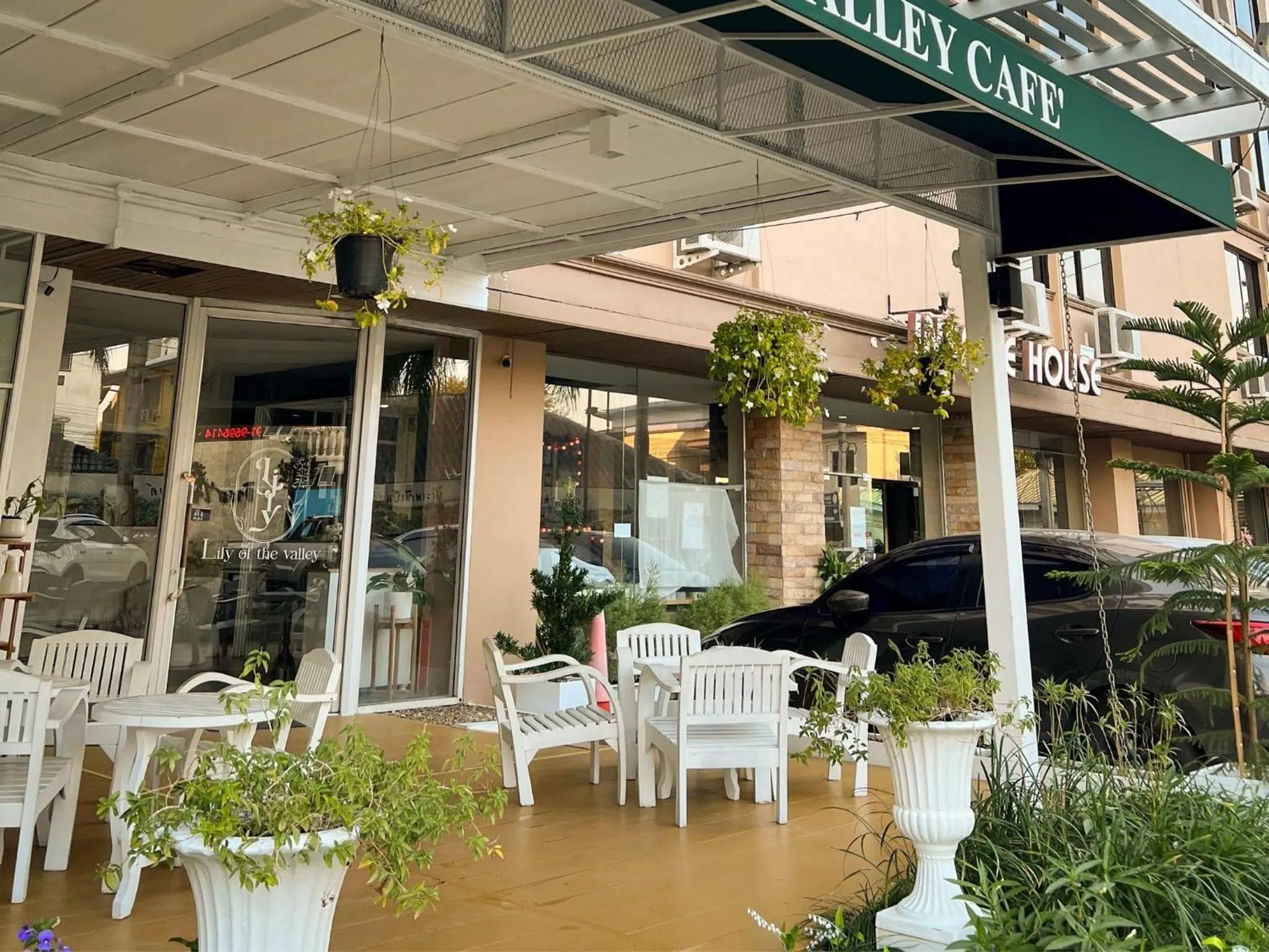 Restaurant/places to eat in Inspire House Hotel