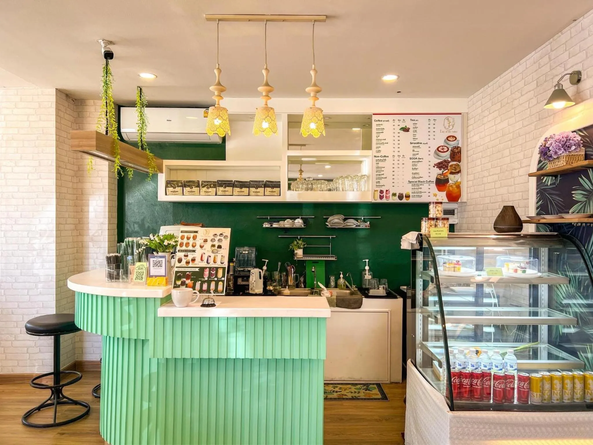 Coffee/tea facilities in Inspire House Hotel