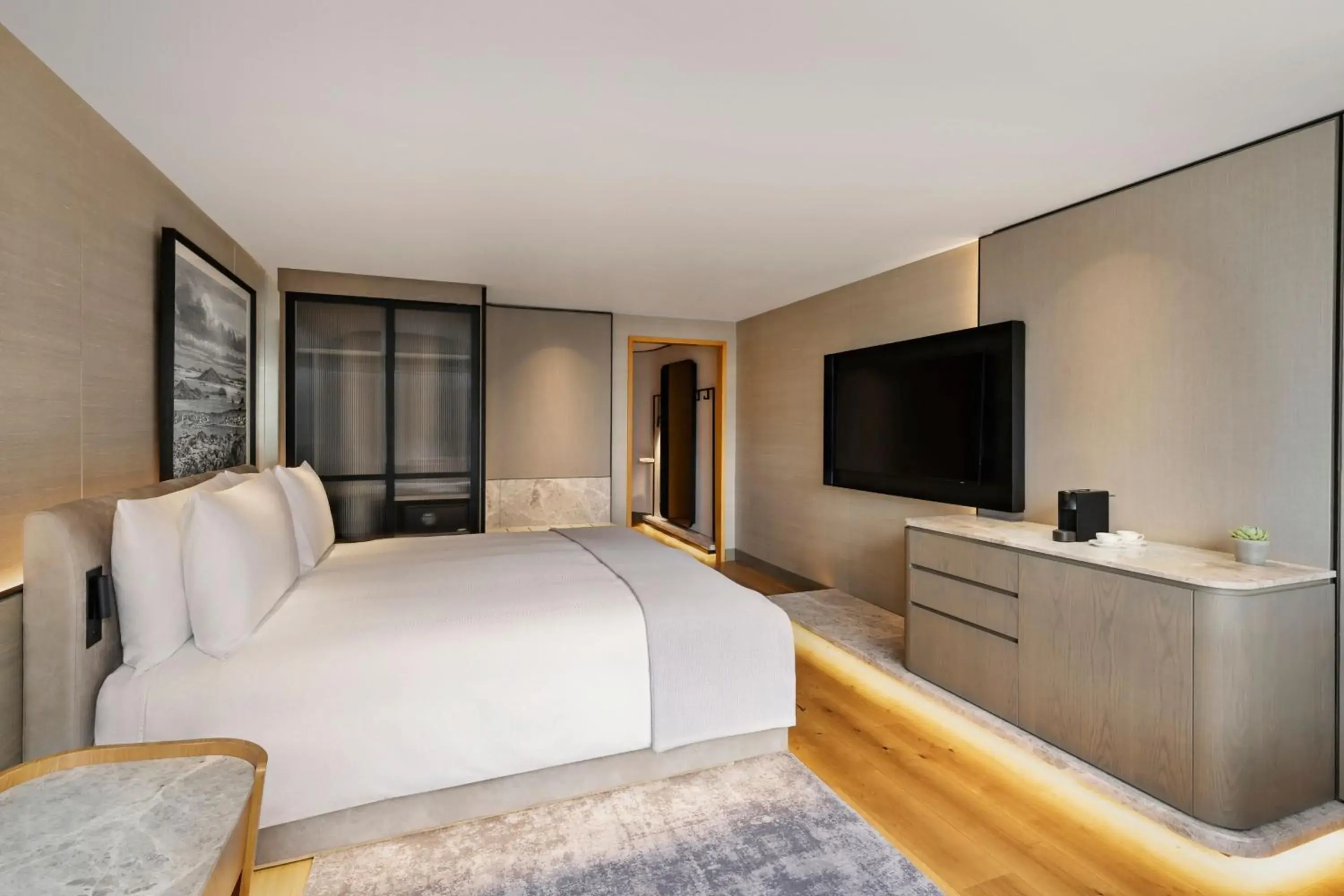 Photo of the whole room, Bed in JW Marriott Auckland