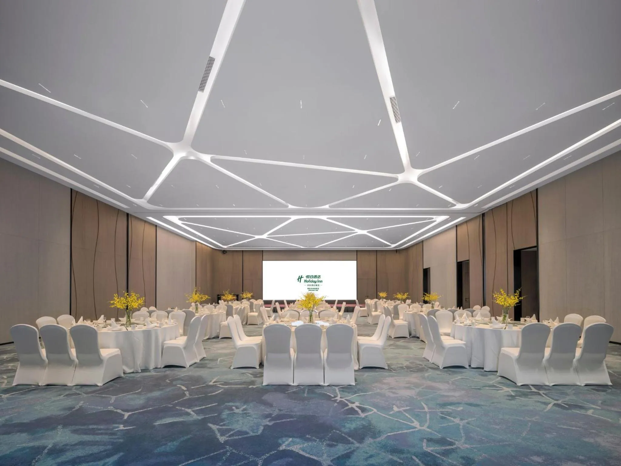 Banquet/Function facilities in Holiday Inn Express Qingdao Shibei by IHG