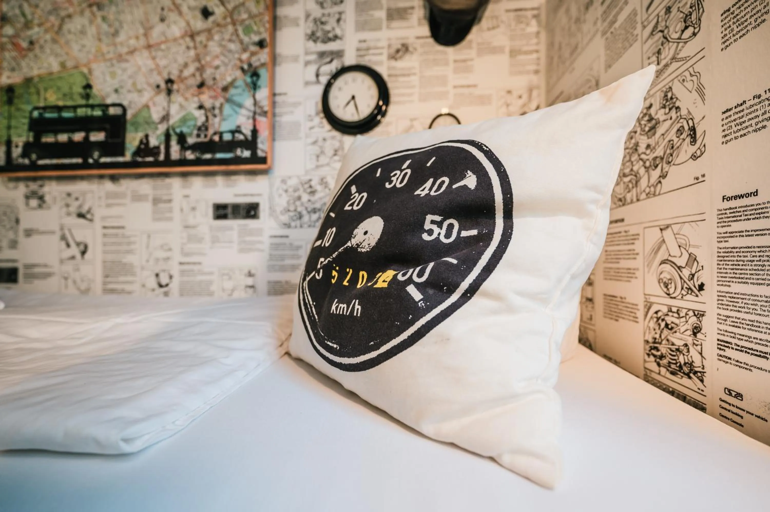 Photo of the whole room, Bed in Oma's Küche & Quartier