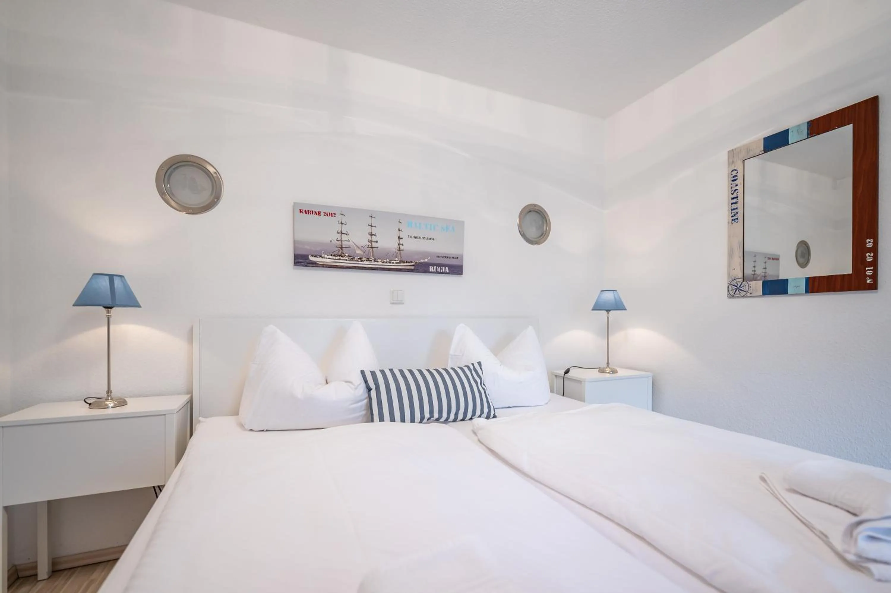 Bedroom, Bed in Oma's Küche & Quartier