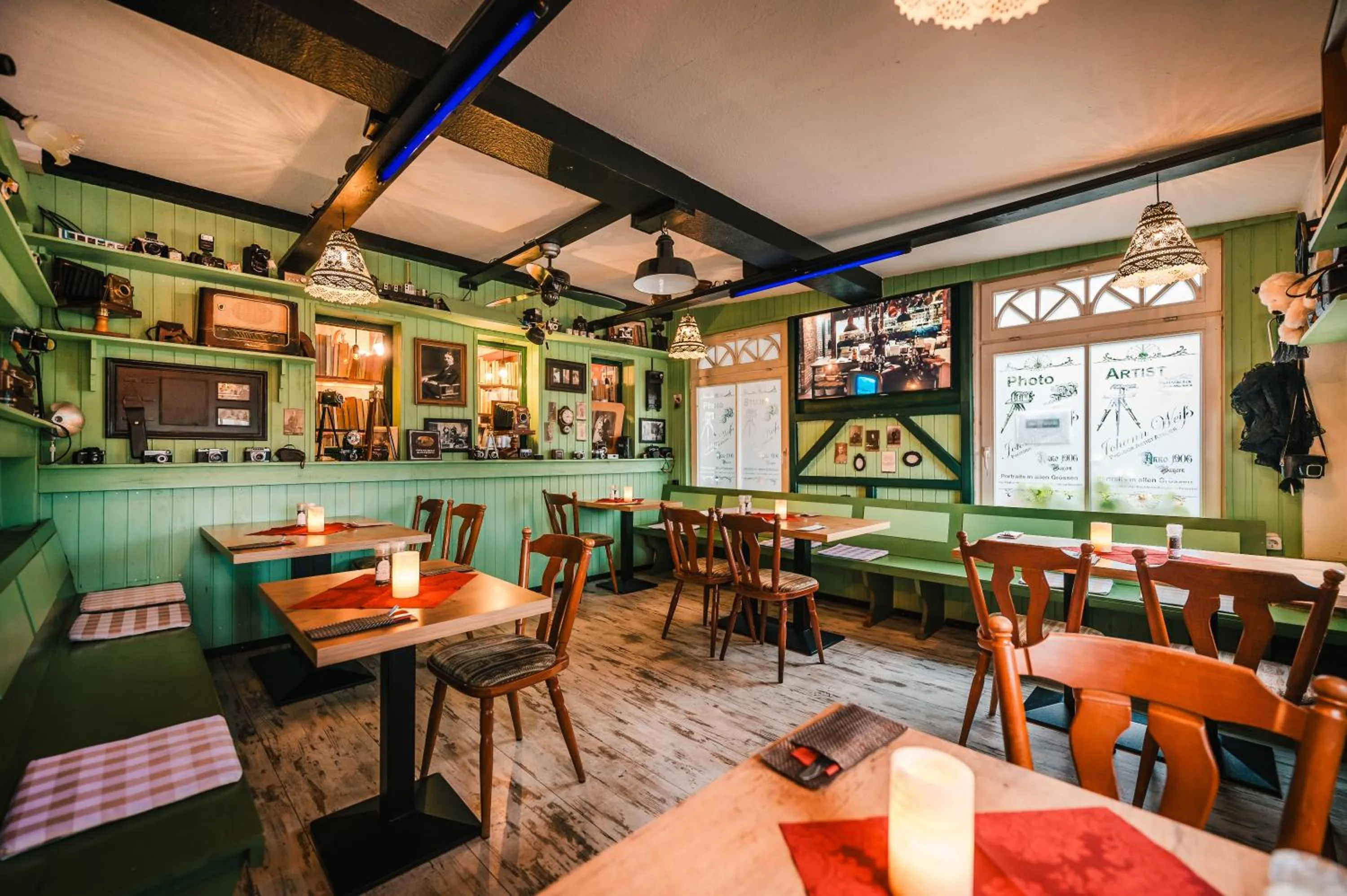 Restaurant/places to eat in Oma's Küche & Quartier