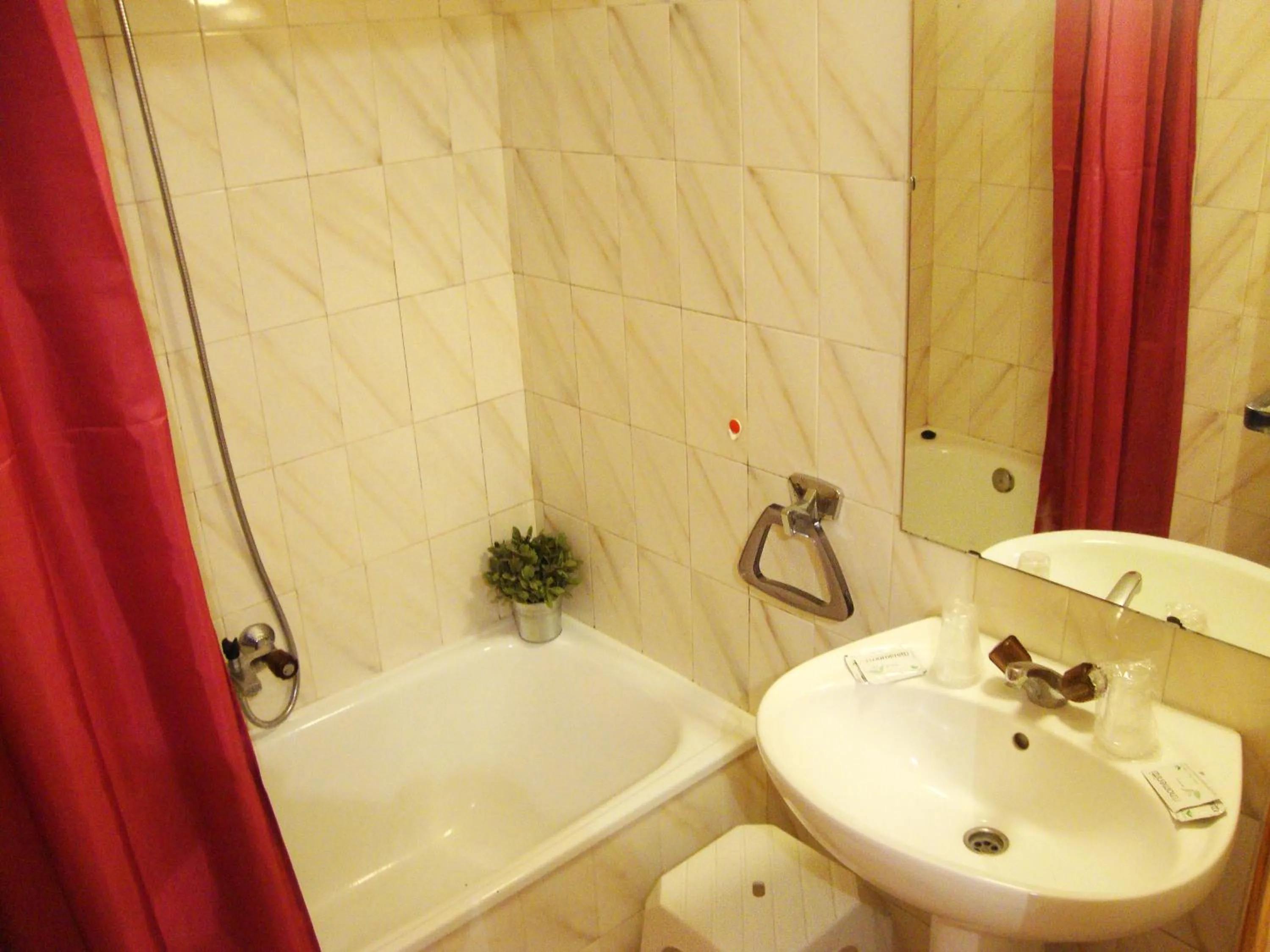 Bathroom in Apartamentos Paradis Blanc 3000