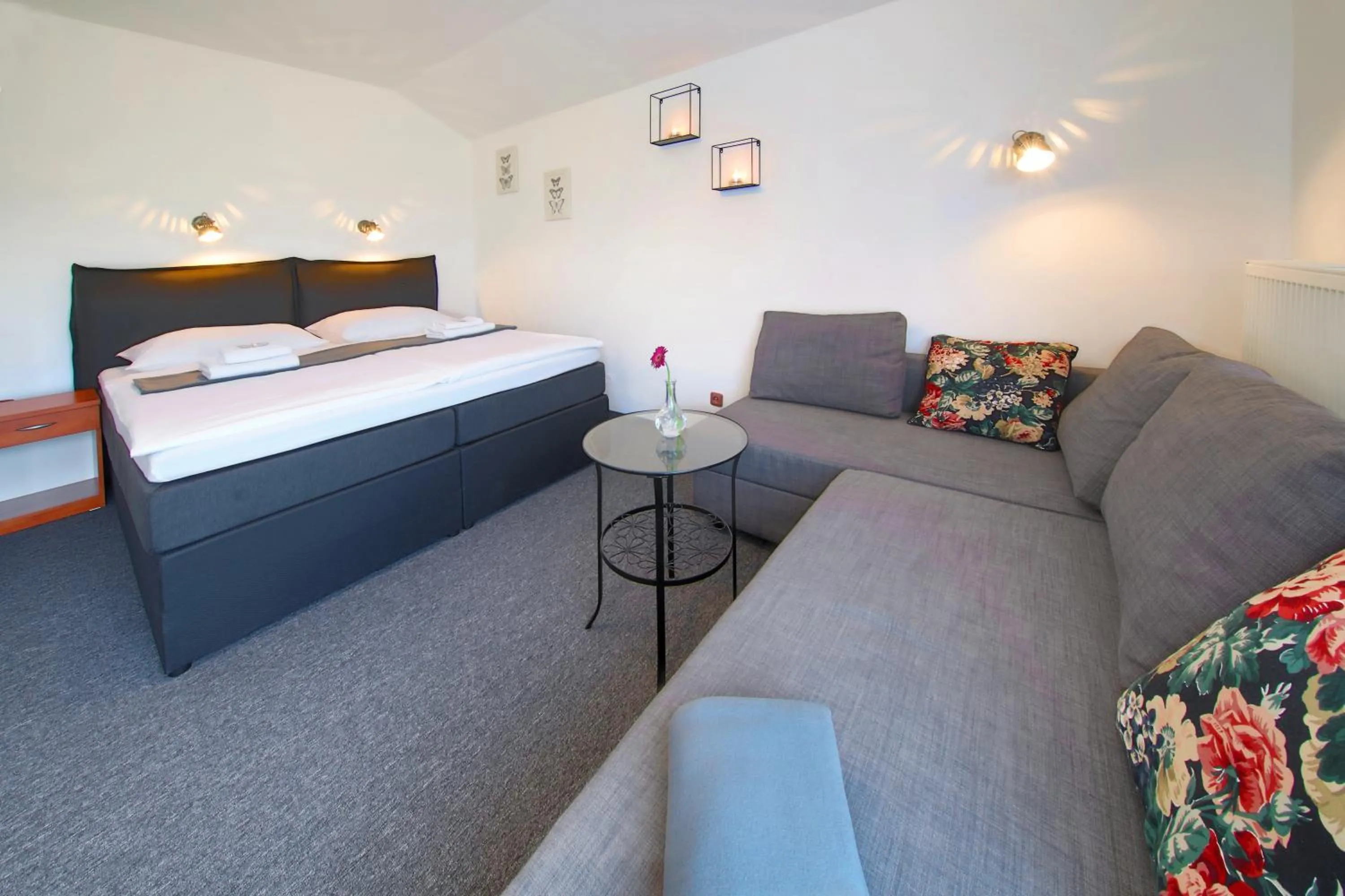 Photo of the whole room, Bed in Hotel BRADA